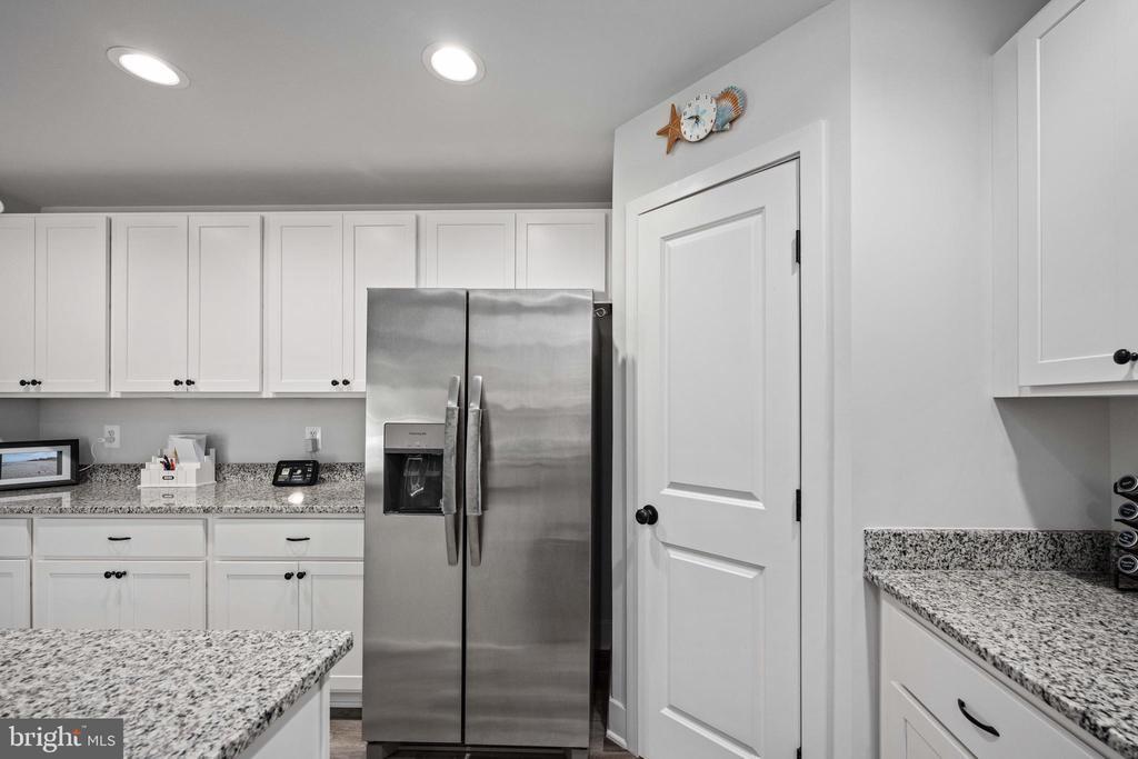 Colonial Beach, Virginia, 22443, United States, 4 Bedrooms Bedrooms, ,3 BathroomsBathrooms,Residential,For Sale,1917593