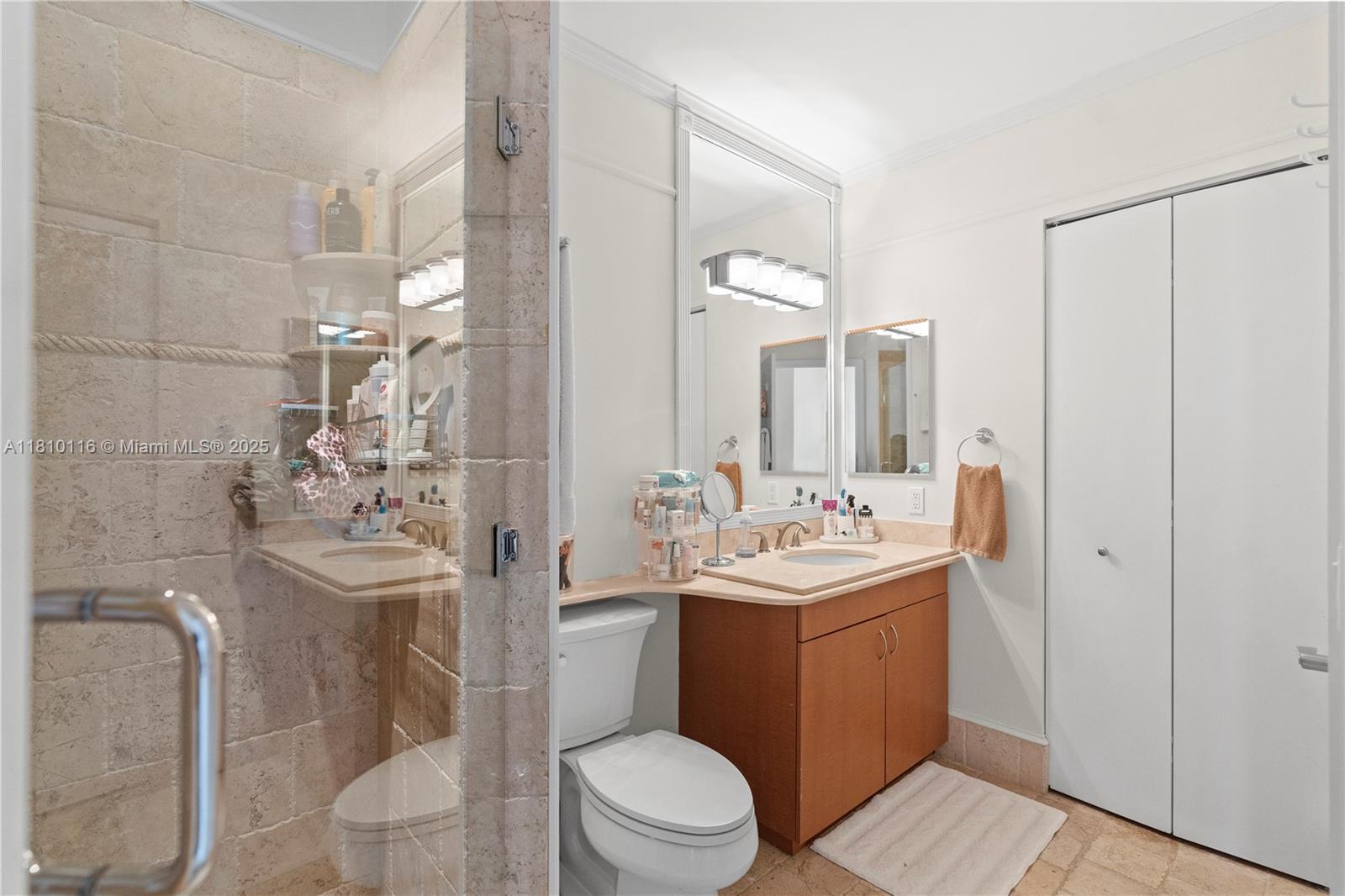 Miami Beach, Florida, 33140, United States, 2 Bedrooms Bedrooms, ,2 BathroomsBathrooms,Residential,For Sale,1838386
