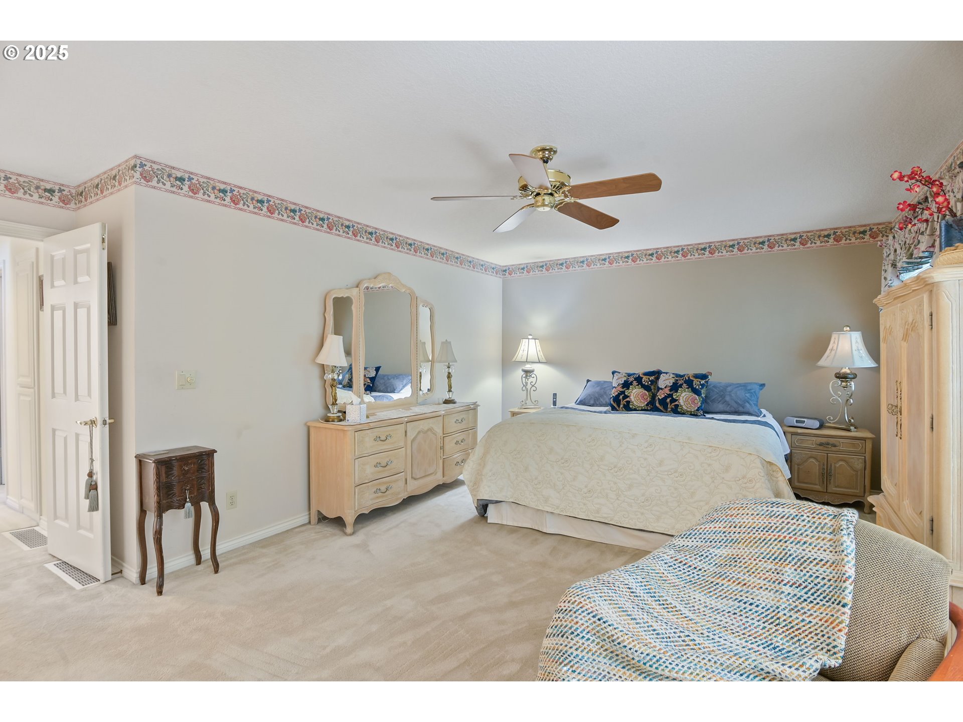 Portland, Oregon, 97223, United States, 4 Bedrooms Bedrooms, ,2 BathroomsBathrooms,Residential,For Sale,1892030