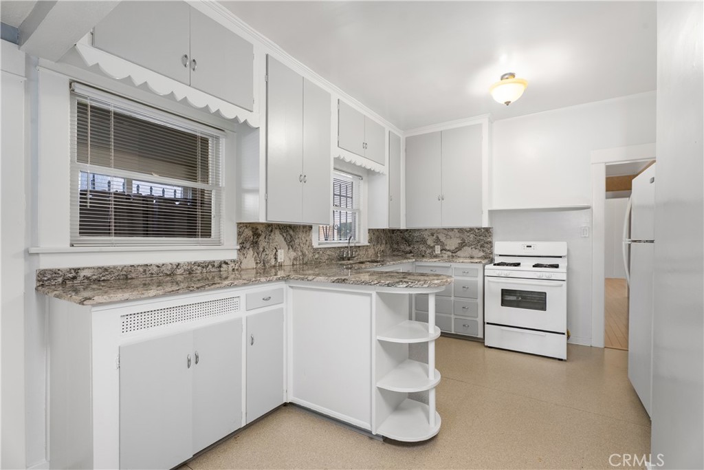 Long Beach, California, 90802, United States, 2 Bedrooms Bedrooms, ,1 BathroomBathrooms,Residential,For Sale,1985541