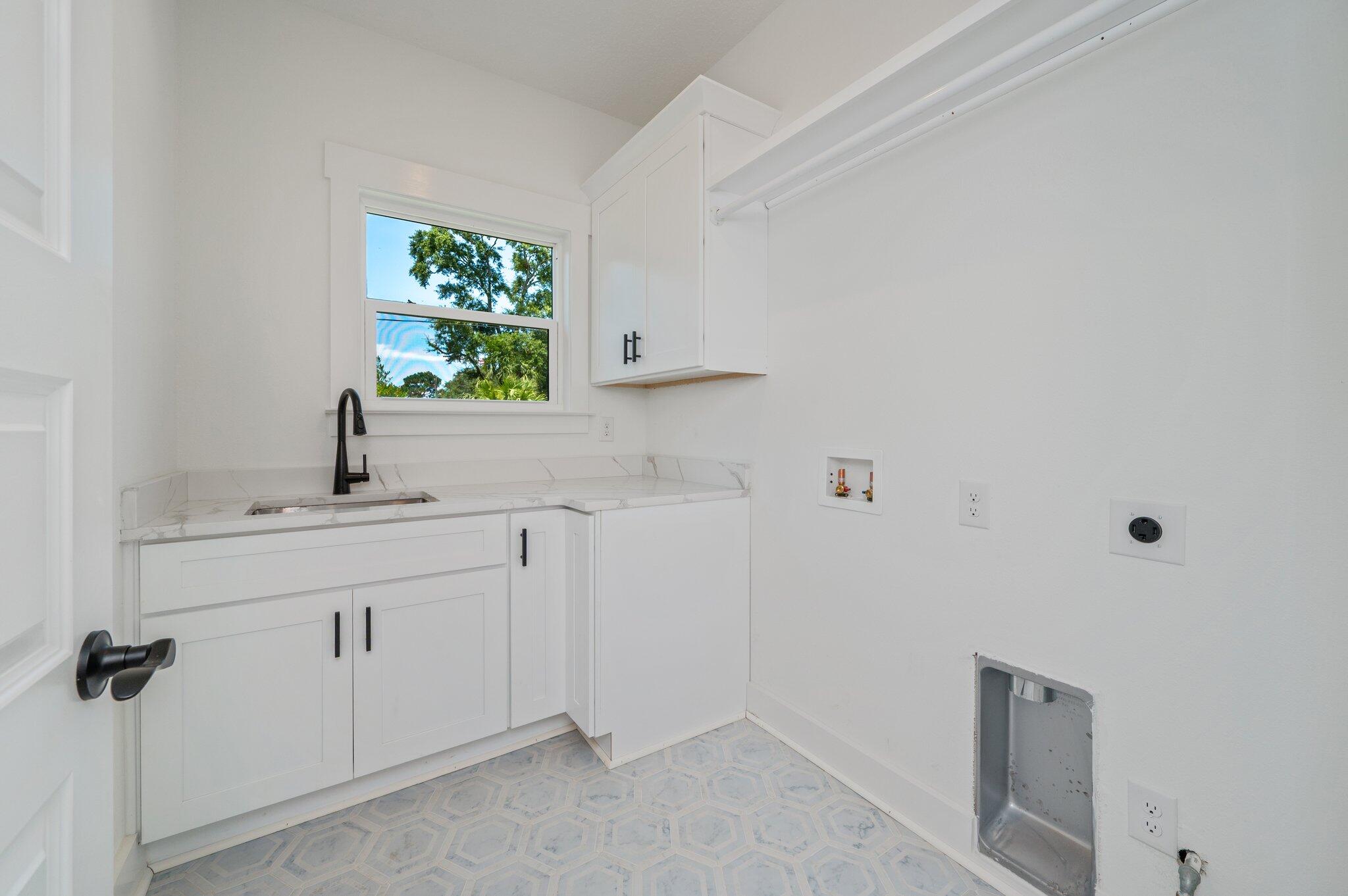 Fort Walton Beach, Florida, 32548, United States, 6 Bedrooms Bedrooms, ,3 BathroomsBathrooms,Residential,For Sale,1890001