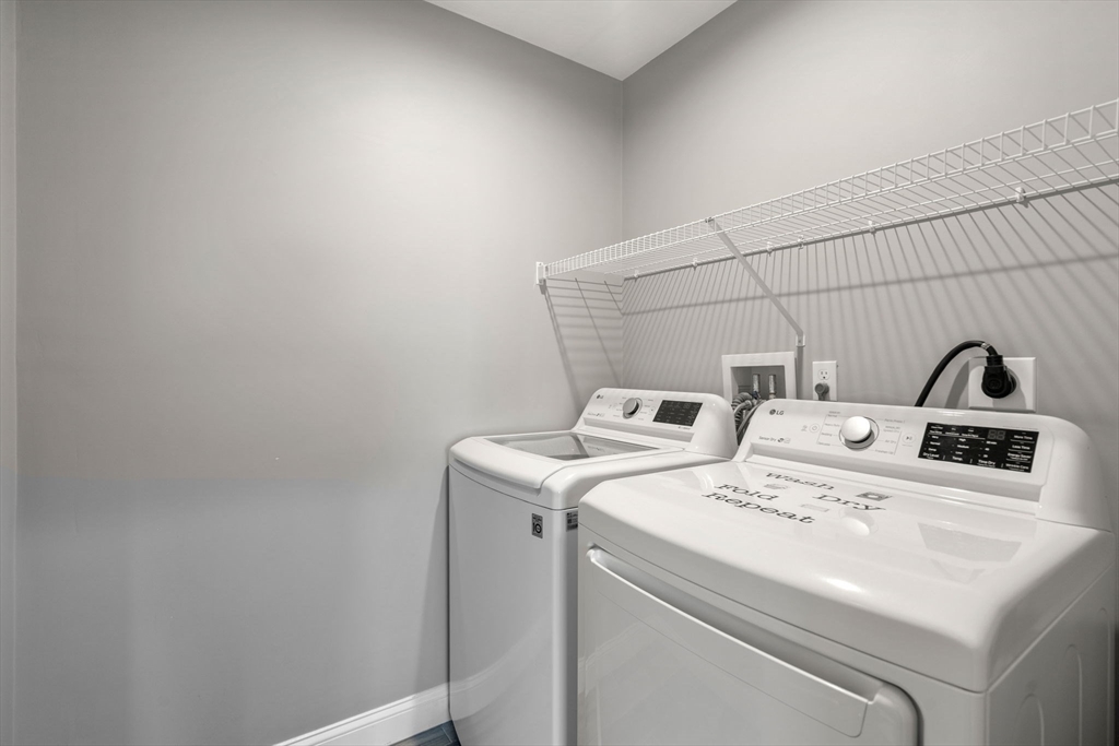 Mendon, Massachusetts, 01756, United States, 3 Bedrooms Bedrooms, ,3 BathroomsBathrooms,Residential,For Sale,1997117