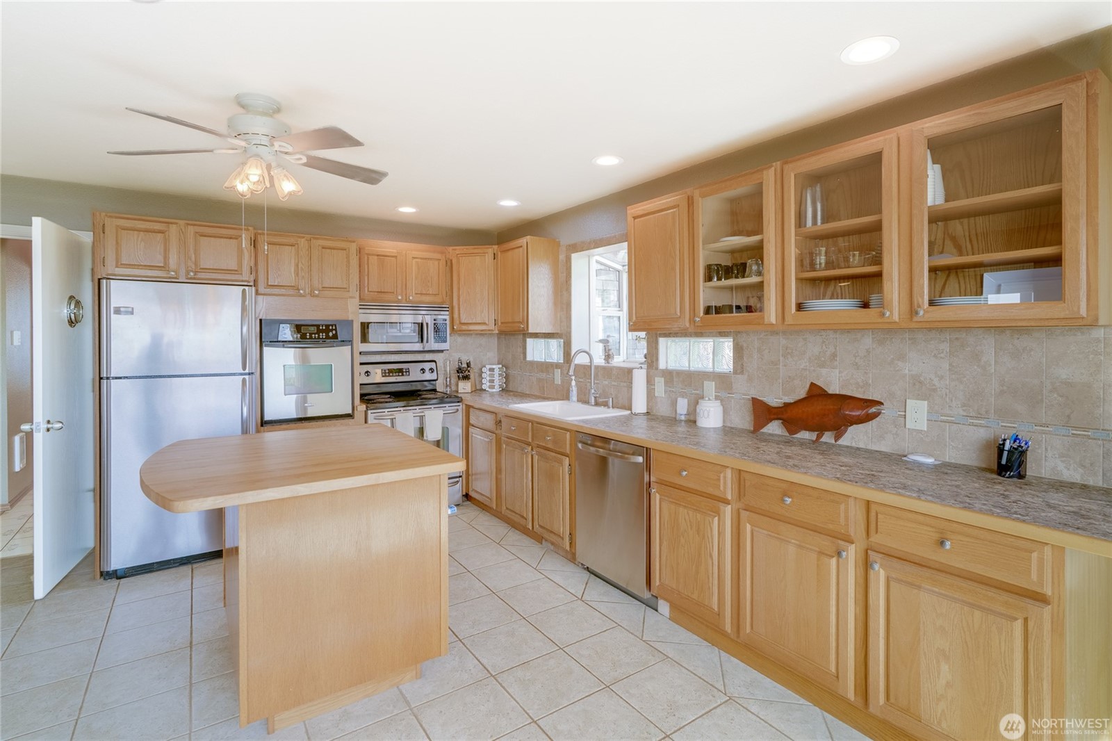 Chinook, Washington, 98614, United States, 2 Bedrooms Bedrooms, ,1 BathroomBathrooms,Residential,For Sale,1822391