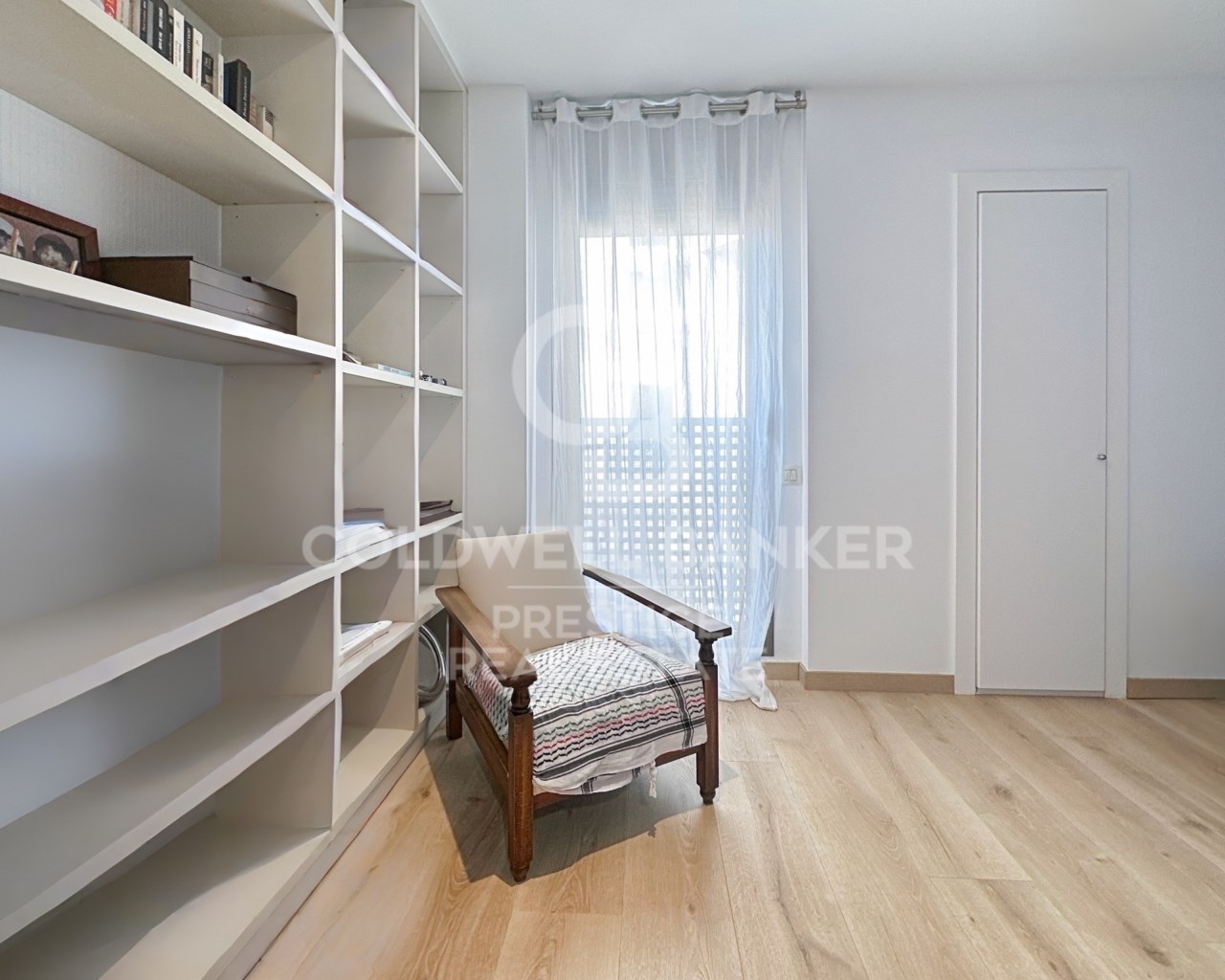 Barcelona, Catalonia, ES, 4 Bedrooms Bedrooms, ,3 BathroomsBathrooms,Residential,For Sale,1526005