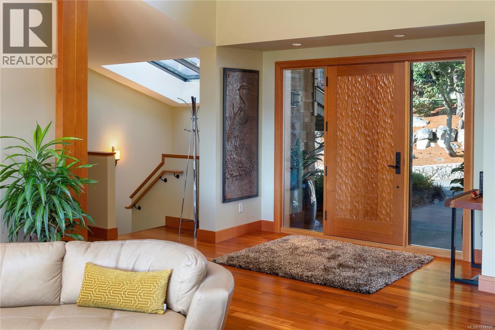 CENTRAL SAANICH, British Columbia, V8M 1S2, CA, 3 Bedrooms Bedrooms, ,4 BathroomsBathrooms,Residential,For Sale,1947352