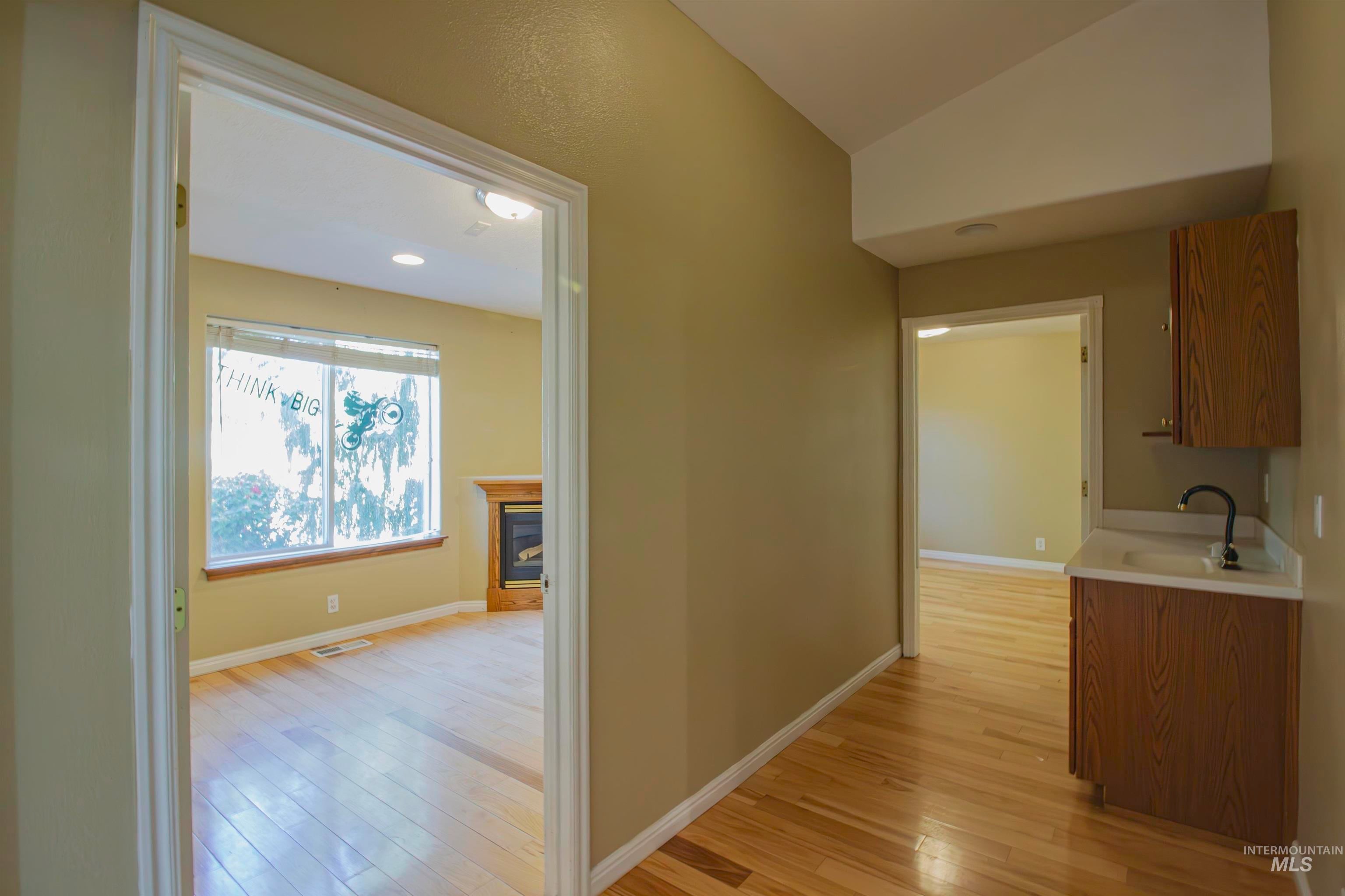 Ontario, Oregon, 97914, United States, 4 Bedrooms Bedrooms, ,3 BathroomsBathrooms,Residential,For Sale,1866488