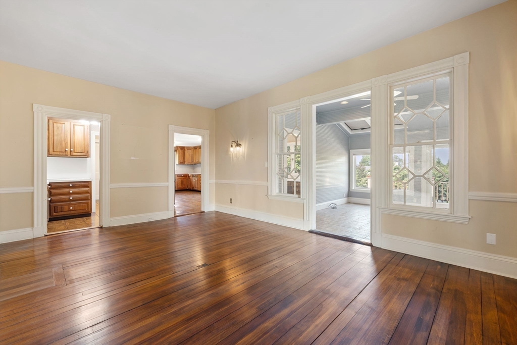 Marblehead, Massachusetts, 01945, United States, 7 Bedrooms Bedrooms, ,5 BathroomsBathrooms,Residential,For Sale,1895624