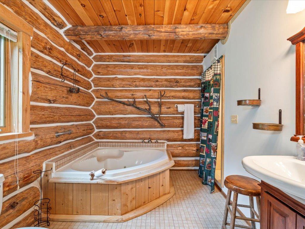 Grand Rapids, Minnesota, 55744, United States, 3 Bedrooms Bedrooms, ,3 BathroomsBathrooms,Residential,For Sale,1885314