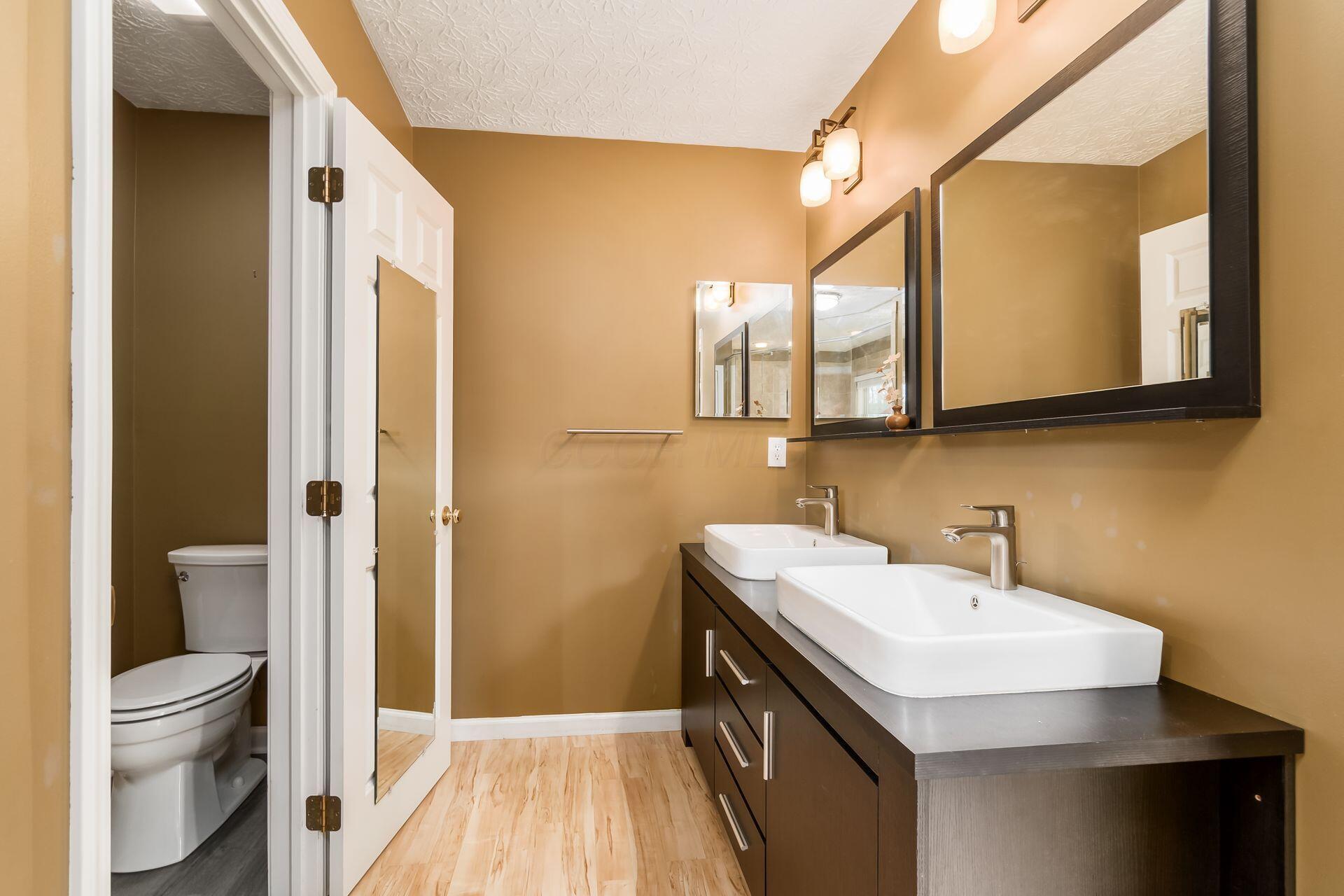 Powell, Ohio, 43065, United States, 4 Bedrooms Bedrooms, ,4 BathroomsBathrooms,Residential,For Sale,2003510