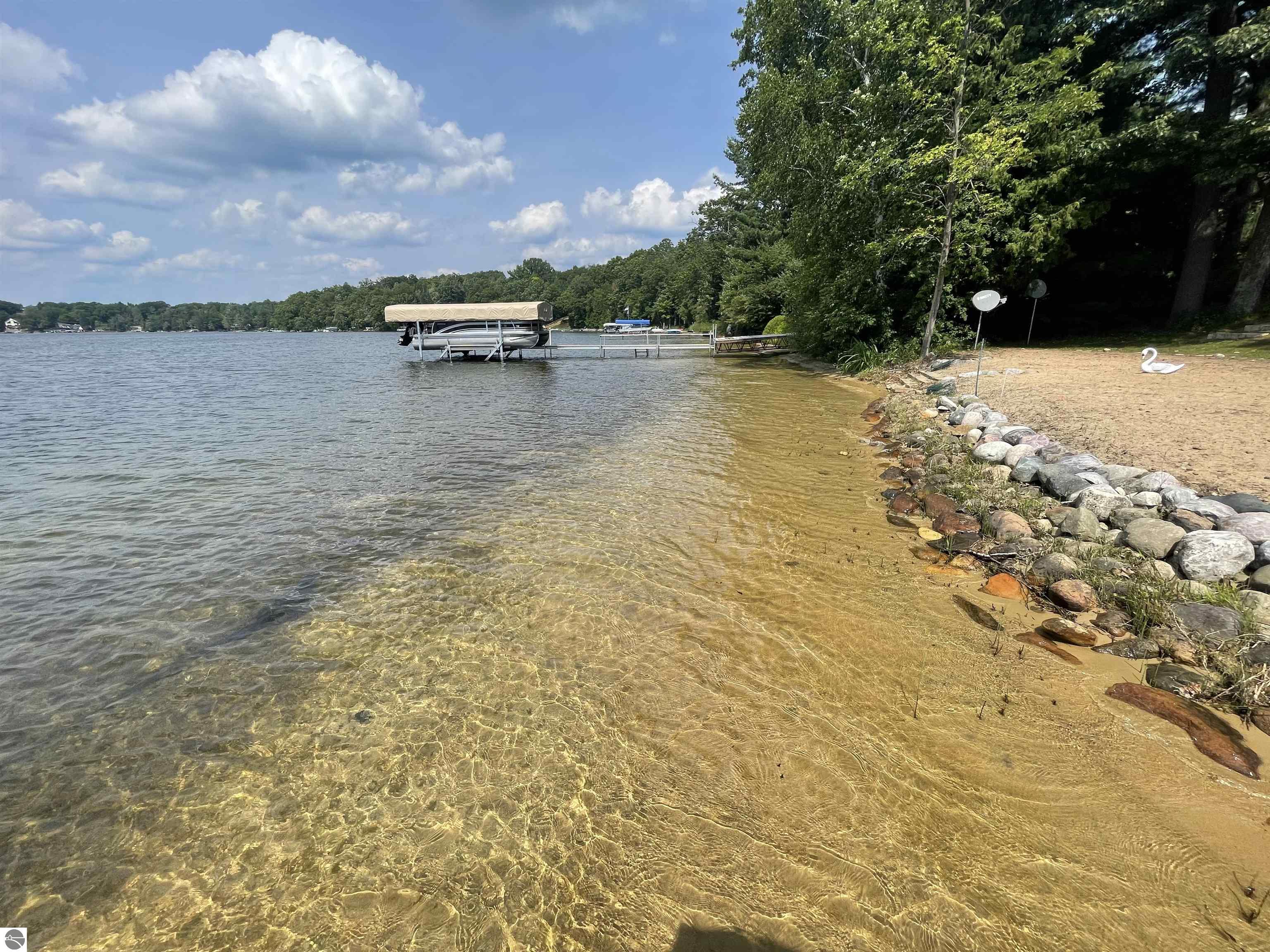 Harrison, Michigan, 48625, United States, 5 Bedrooms Bedrooms, ,4 BathroomsBathrooms,Residential,For Sale,1990816
