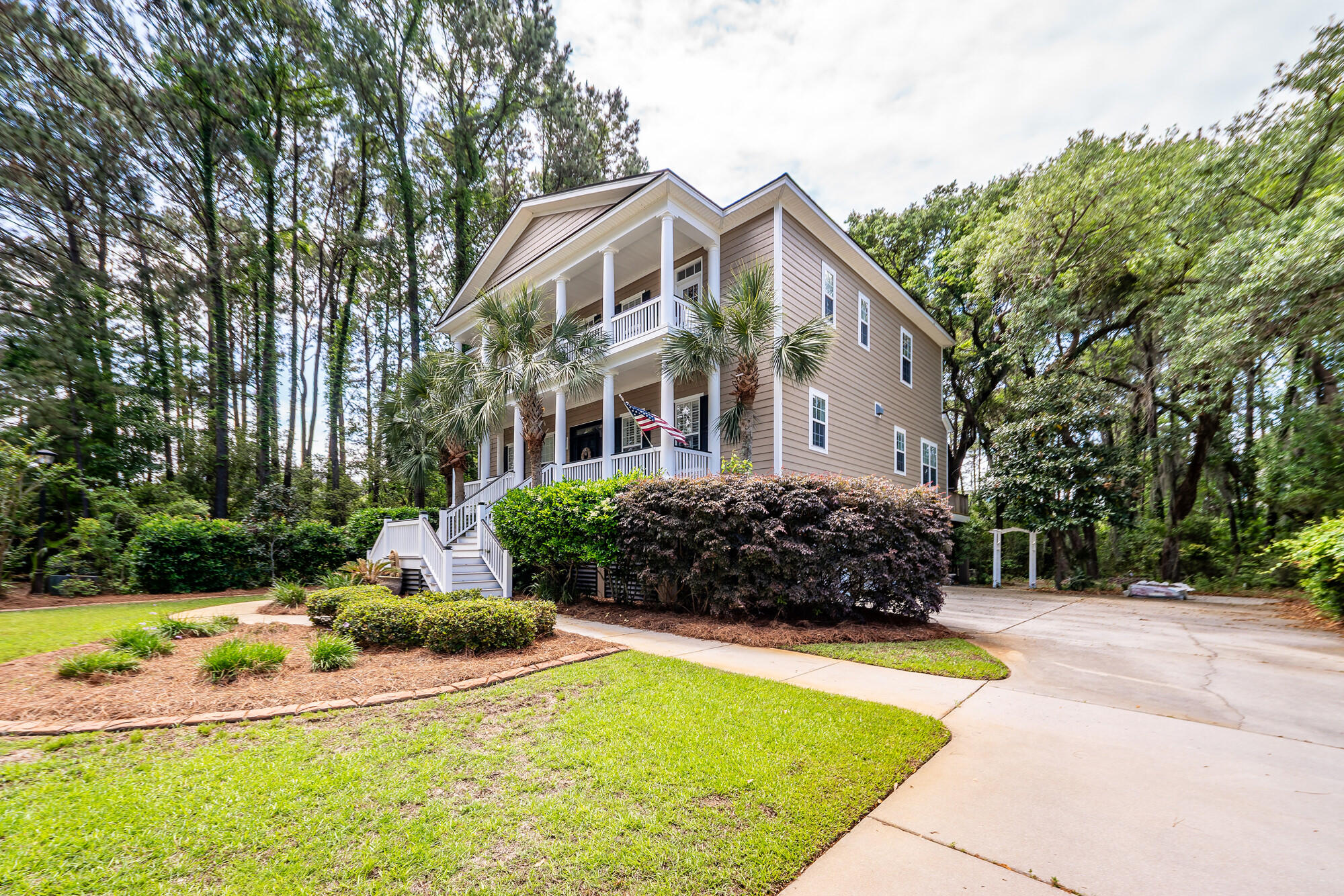 Mount Pleasant, South Carolina, 29466, United States, 5 Bedrooms Bedrooms, ,4 BathroomsBathrooms,Residential,For Sale,1792938