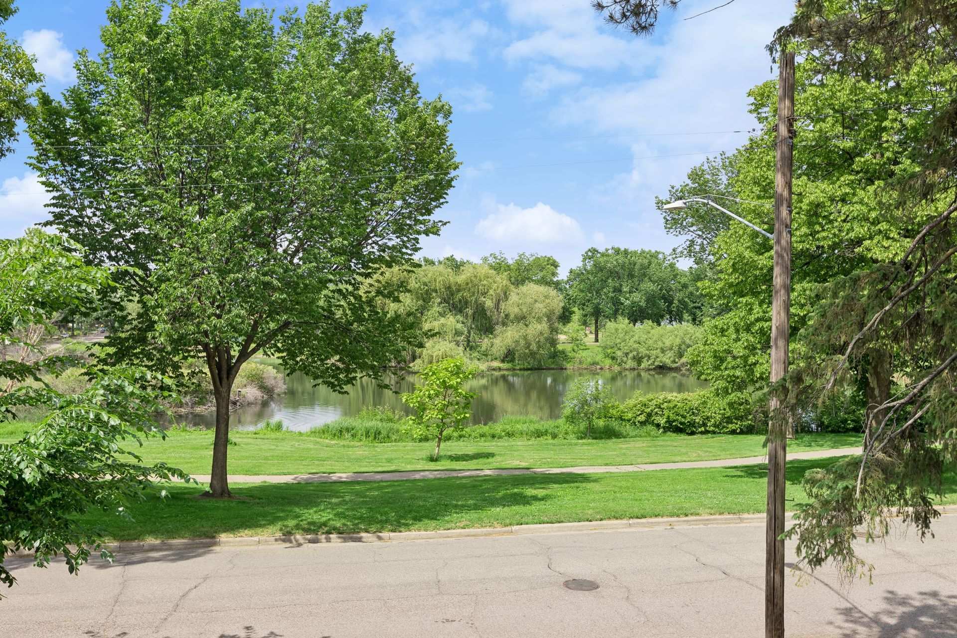  Lakes Area Living, Modern Luxury - 物件實景