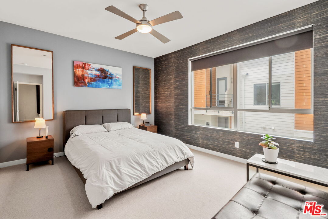 Los Angeles, California, 90026, United States, 3 Bedrooms Bedrooms, ,4 BathroomsBathrooms,Residential,For Sale,1829395