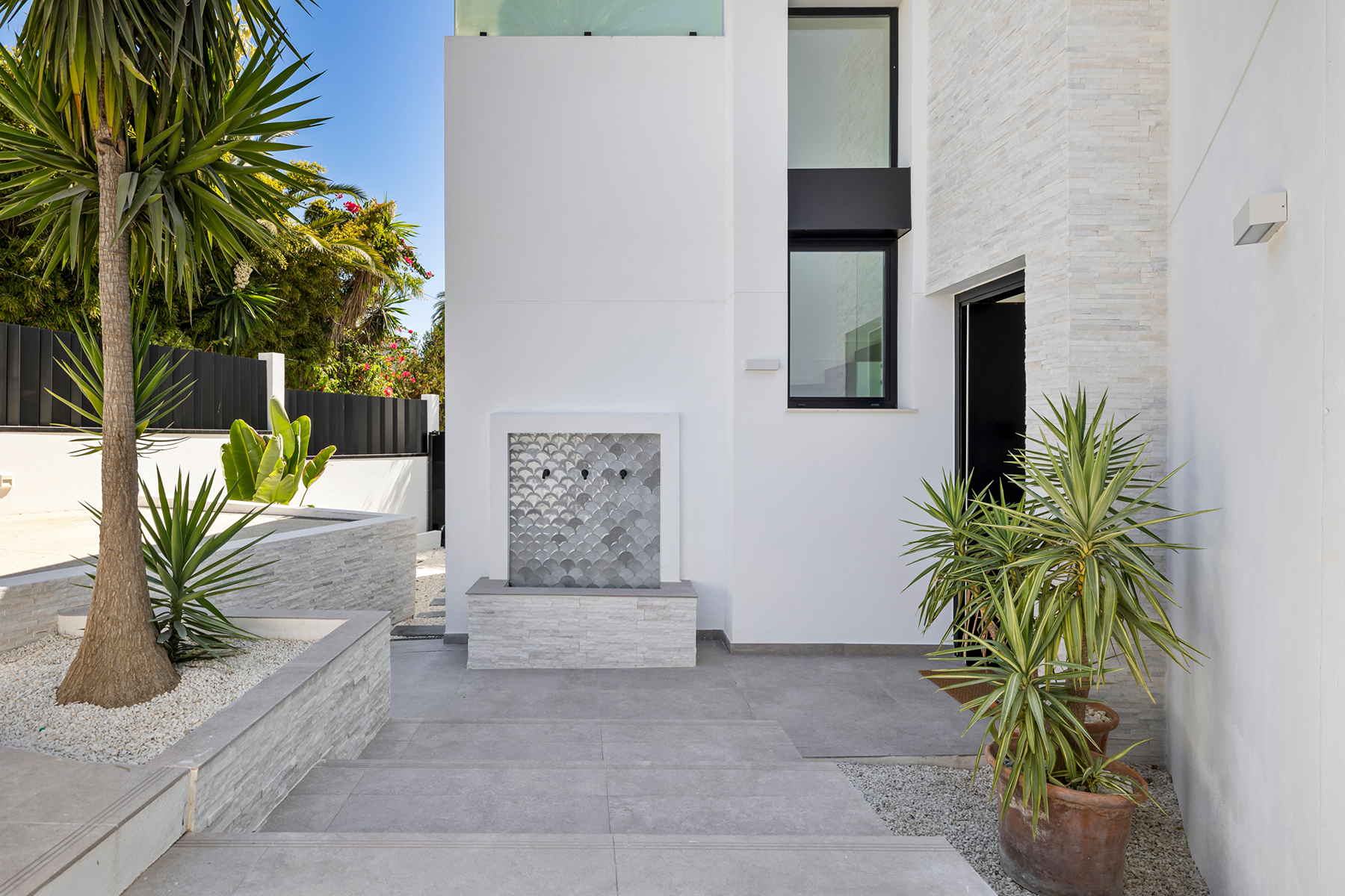  Newly Built Villa a Short Walk to the Beach in the Prestigious Marbesa Area - 物件實景