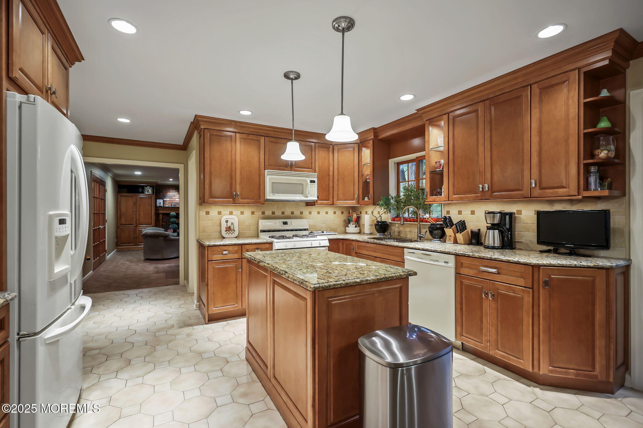 Marlboro, New Jersey, 07746, United States, 5 Bedrooms Bedrooms, ,3 BathroomsBathrooms,Residential,For Sale,1924539