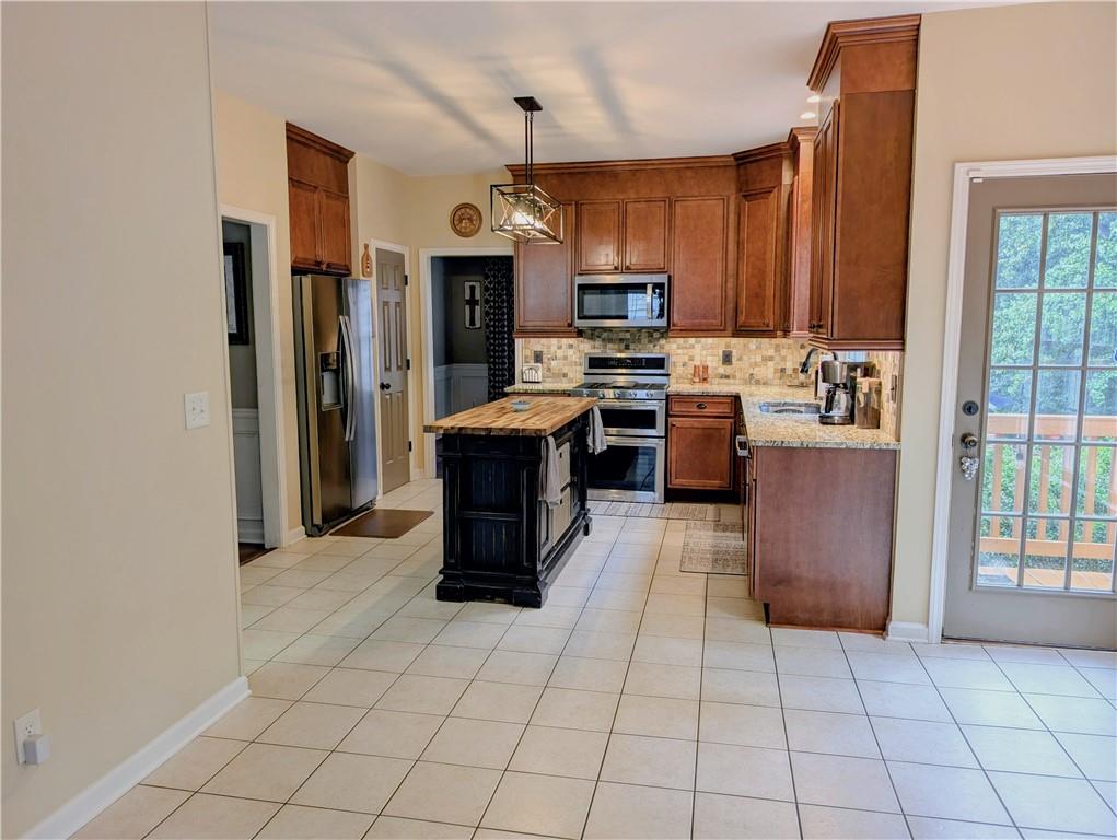 Suwanee, Georgia, 30024, United States, 5 Bedrooms Bedrooms, ,4 BathroomsBathrooms,Residential,For Sale,2005954