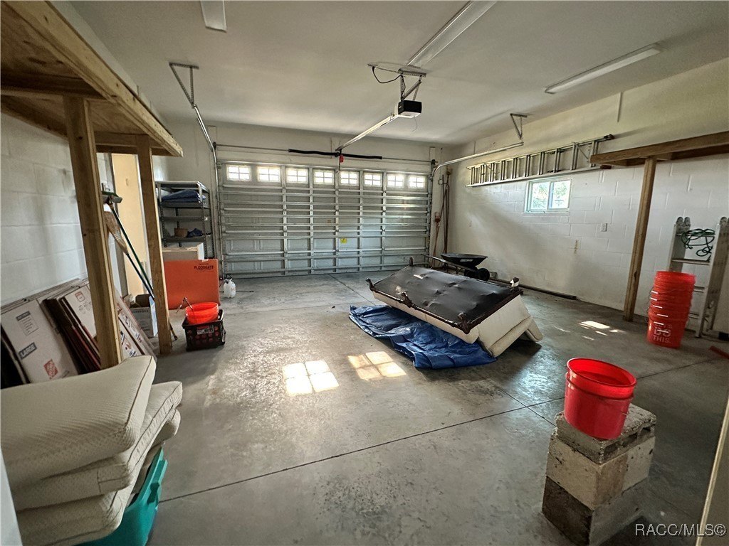 Crystal River, Florida, 34429, United States, 4 Bedrooms Bedrooms, ,3 BathroomsBathrooms,Residential,For Sale,1996734