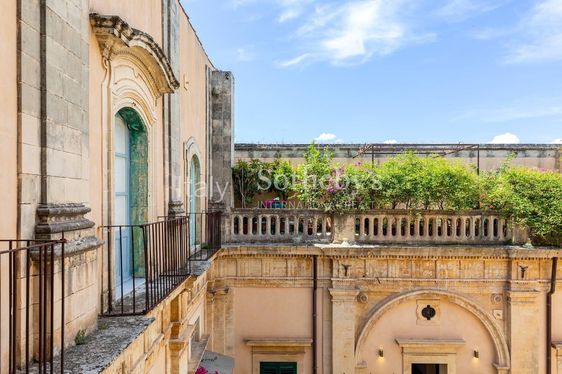  Historic noble residence overlooking the Cathedral of Noto - 物件實景