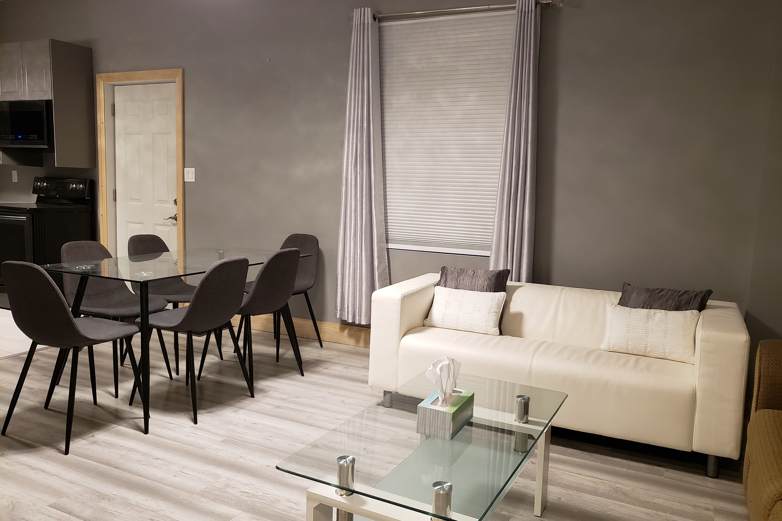  Recently Renovated Duplex - 物件實景