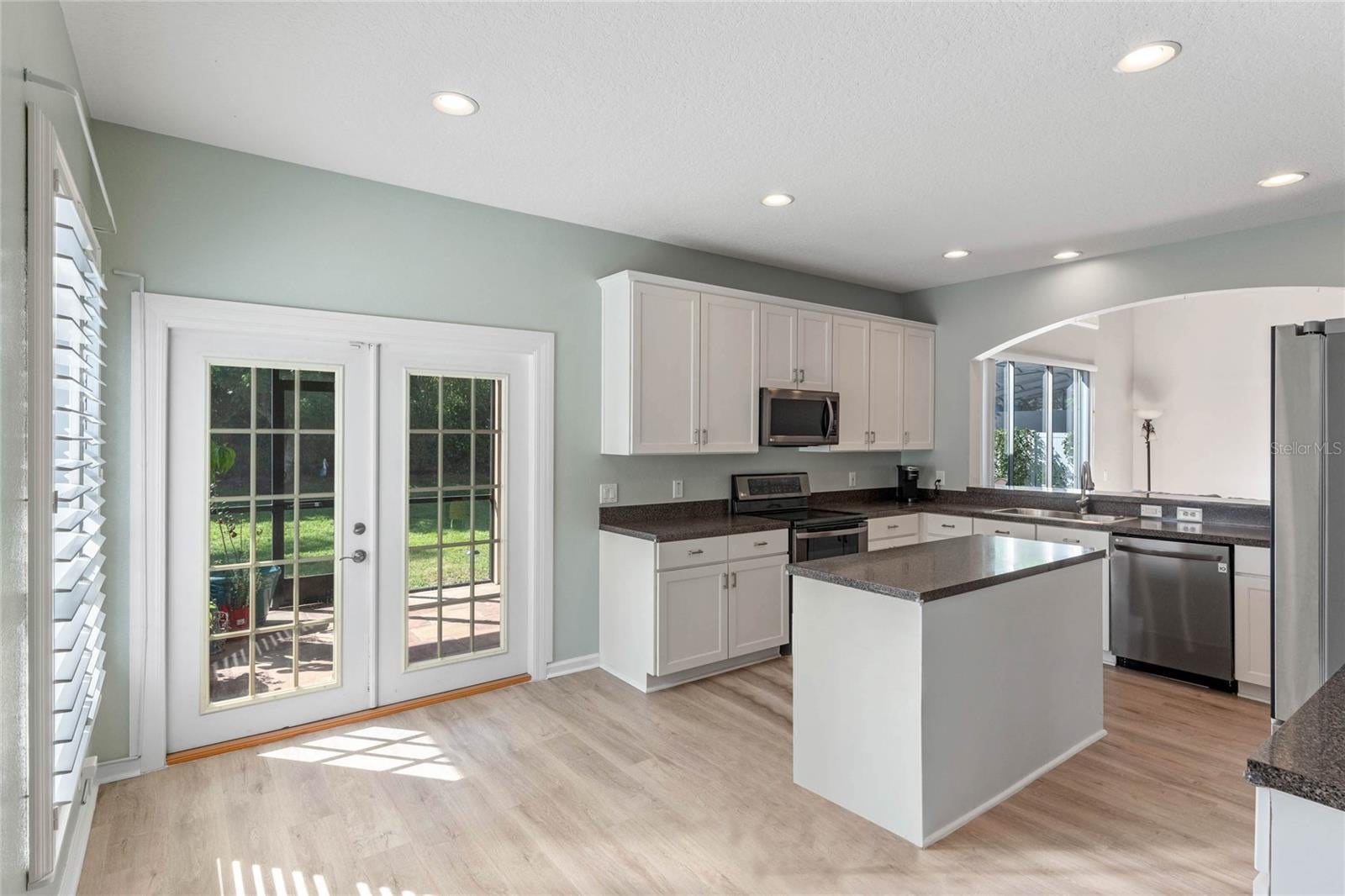 OVIEDO, Florida, 32765, United States, 5 Bedrooms Bedrooms, ,4 BathroomsBathrooms,Residential,For Sale,1980117