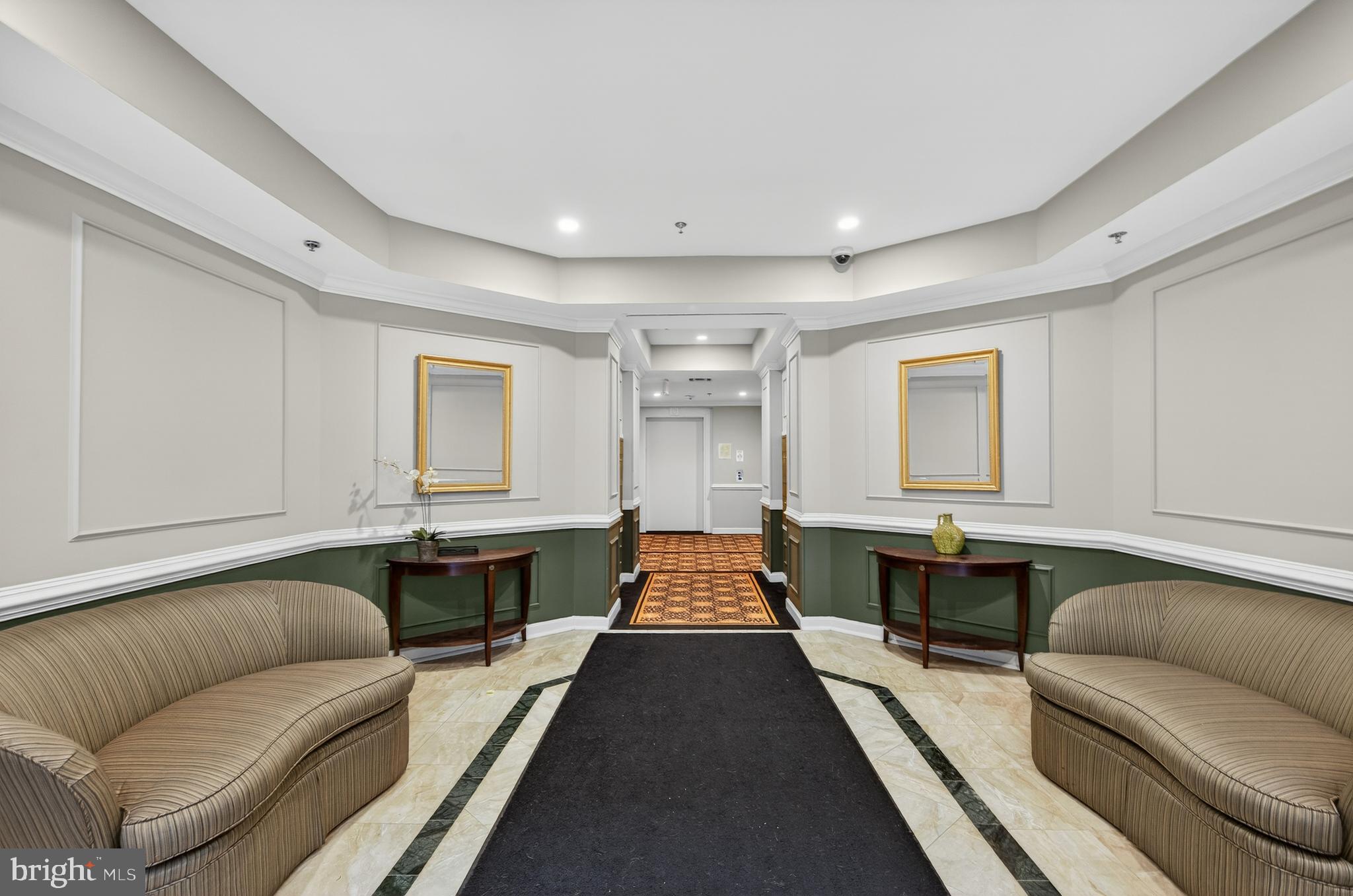 Arlington, Virginia, 22201, United States, 2 Bedrooms Bedrooms, ,2 BathroomsBathrooms,Residential,For Sale,2008587