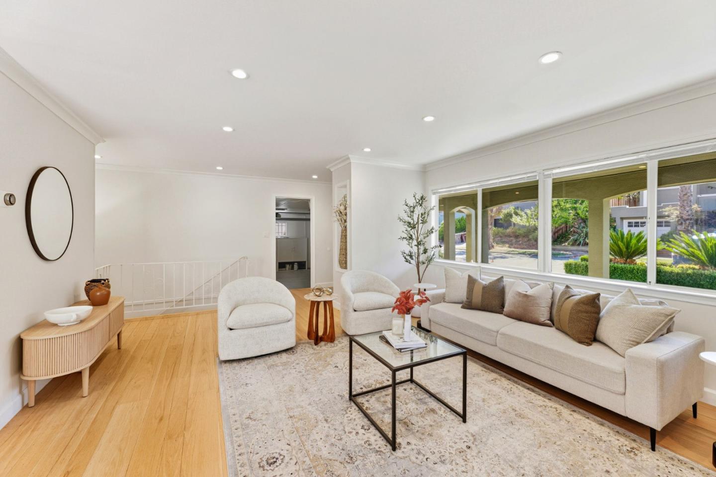 Oakland, California, 94610, United States, 4 Bedrooms Bedrooms, ,4 BathroomsBathrooms,Residential,For Sale,1987505