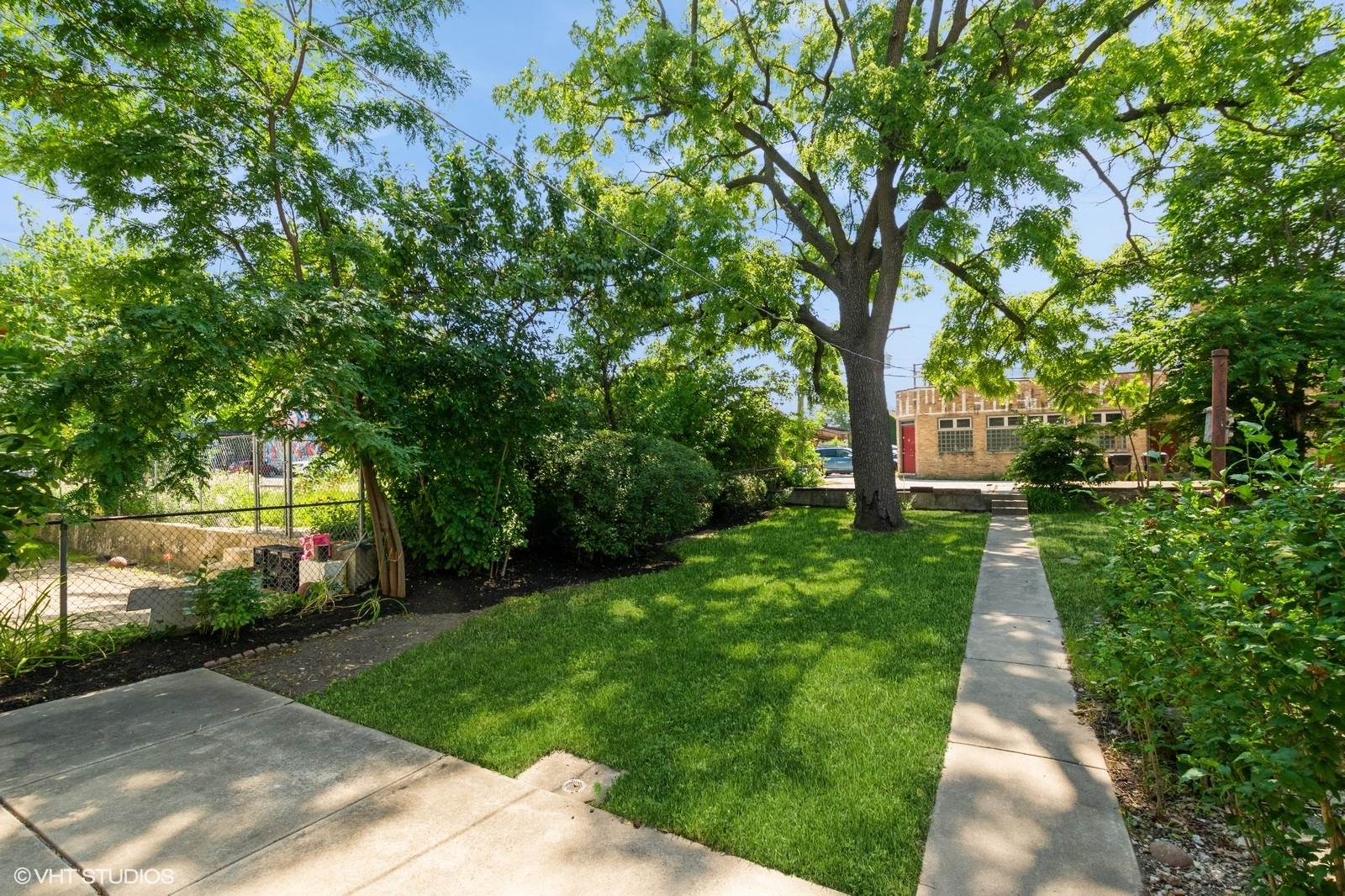 Chicago, Illinois, 60647, United States, 2 Bedrooms Bedrooms, ,1 BathroomBathrooms,Residential,For Sale,1885460