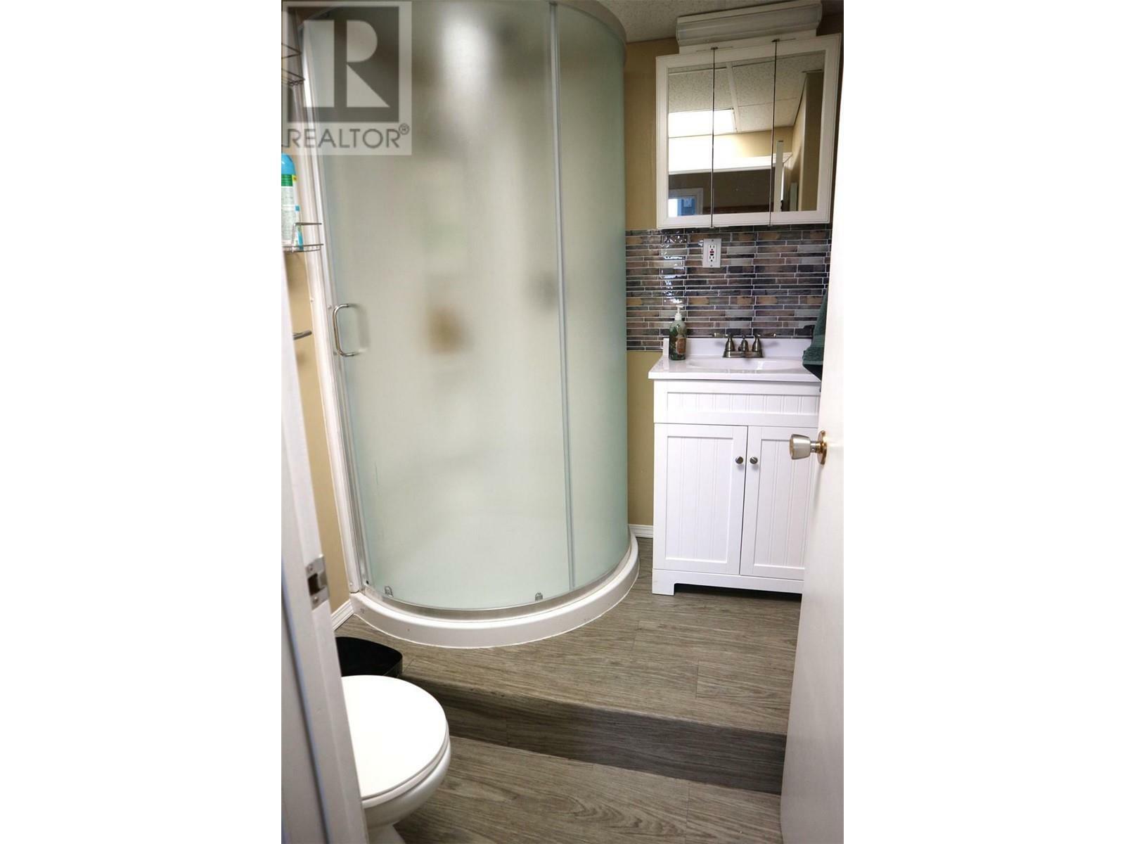 SICAMOUS, British Columbia, V0E 2V1, CA, 5 Bedrooms Bedrooms, ,2 BathroomsBathrooms,Residential,For Sale,1838674