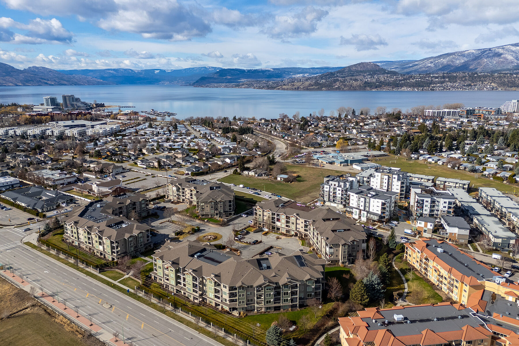  Mission Meadows Condo - 物件實景