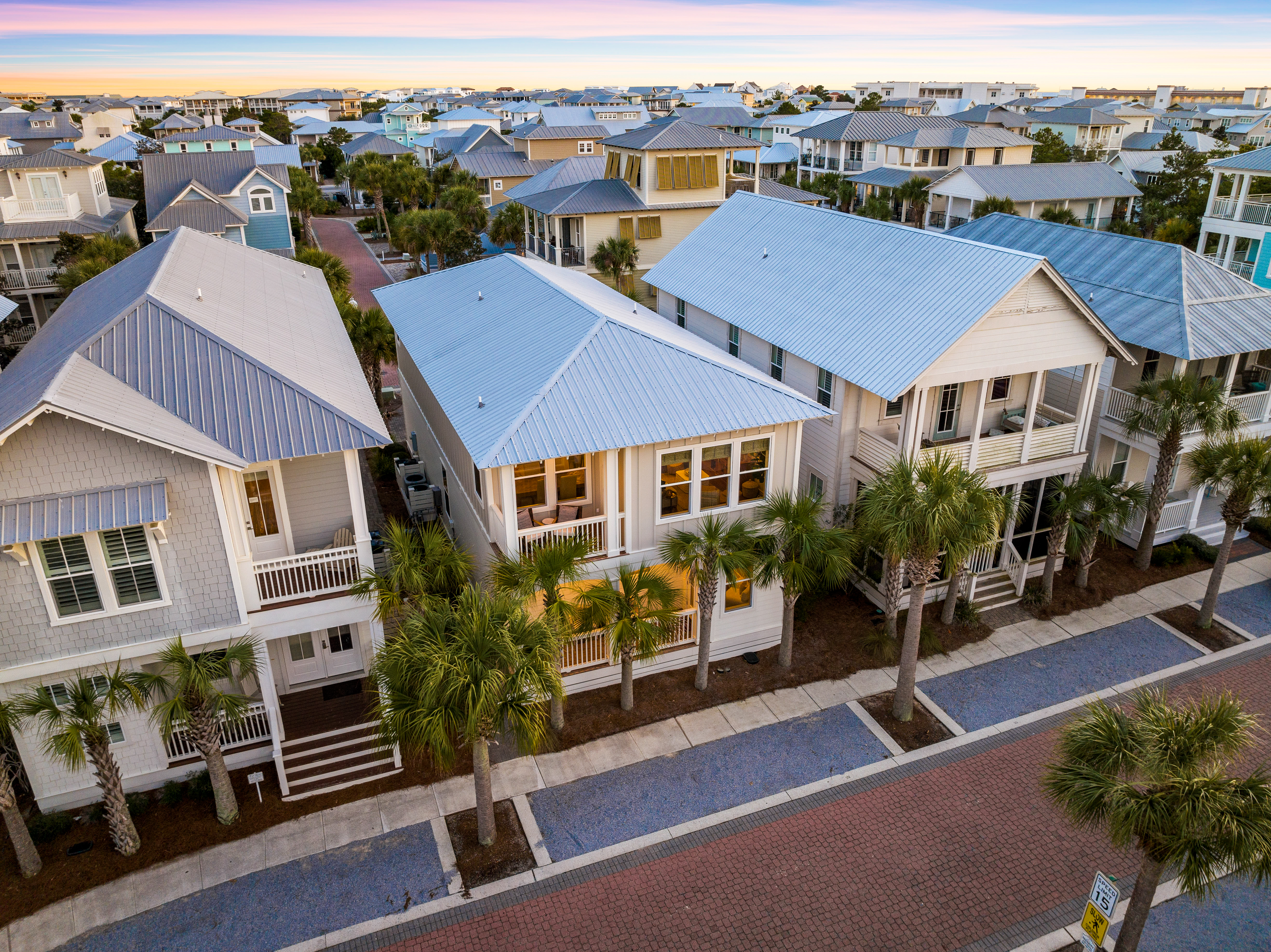  Updated Beach House Close To Beach And Enviable Amenities - 物件實景