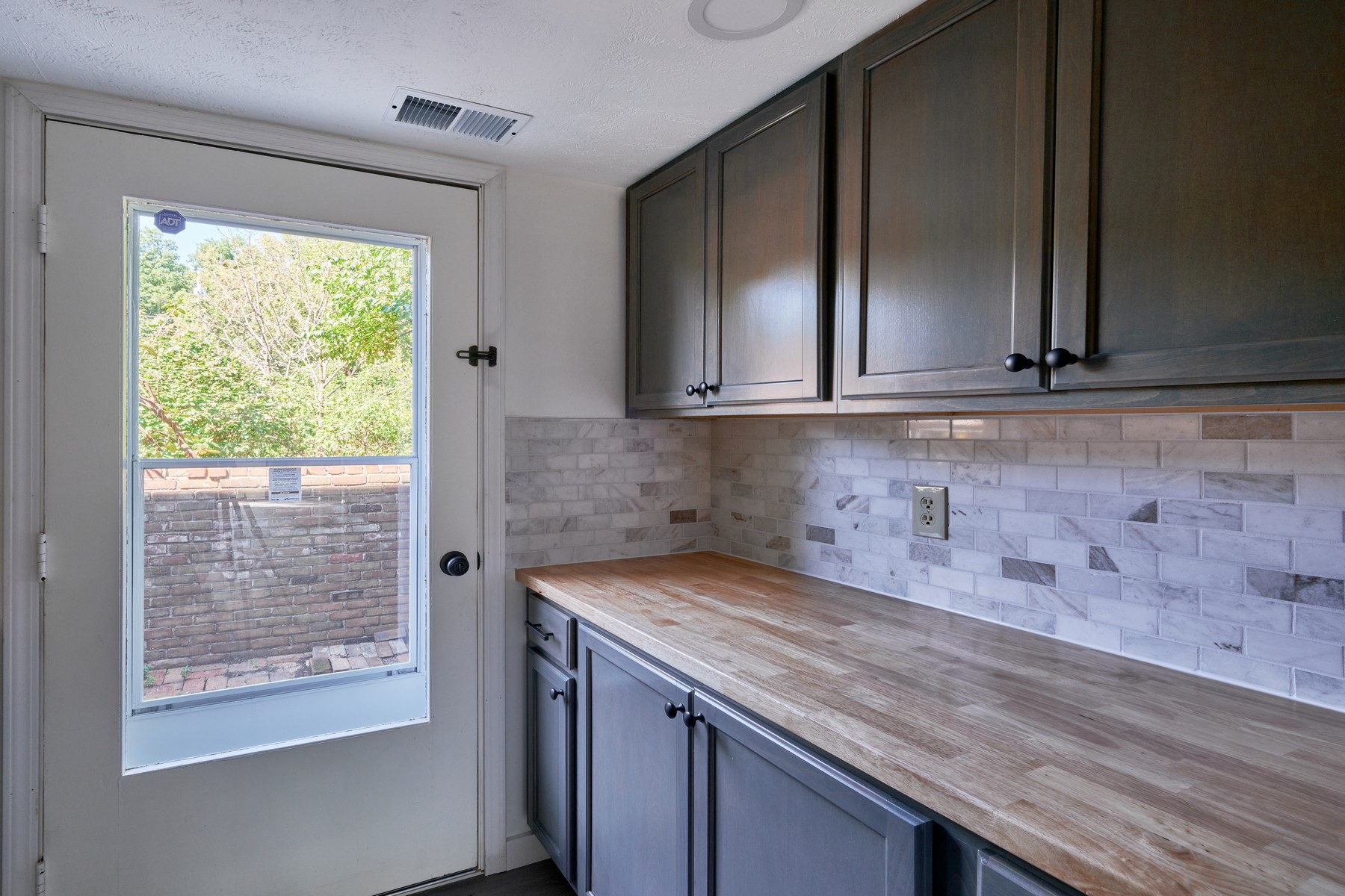 Renovated 2 Bedroom Condo in Washington Township - 物件實景