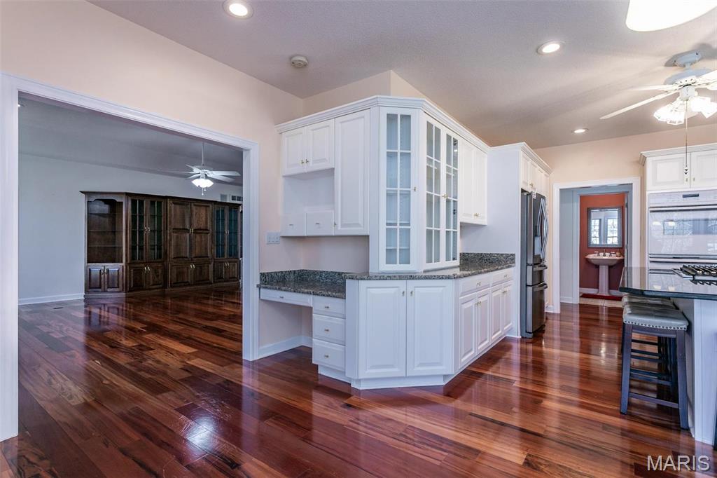 Glen Carbon, Illinois, 62034, United States, 3 Bedrooms Bedrooms, ,4 BathroomsBathrooms,Residential,For Sale,1840876