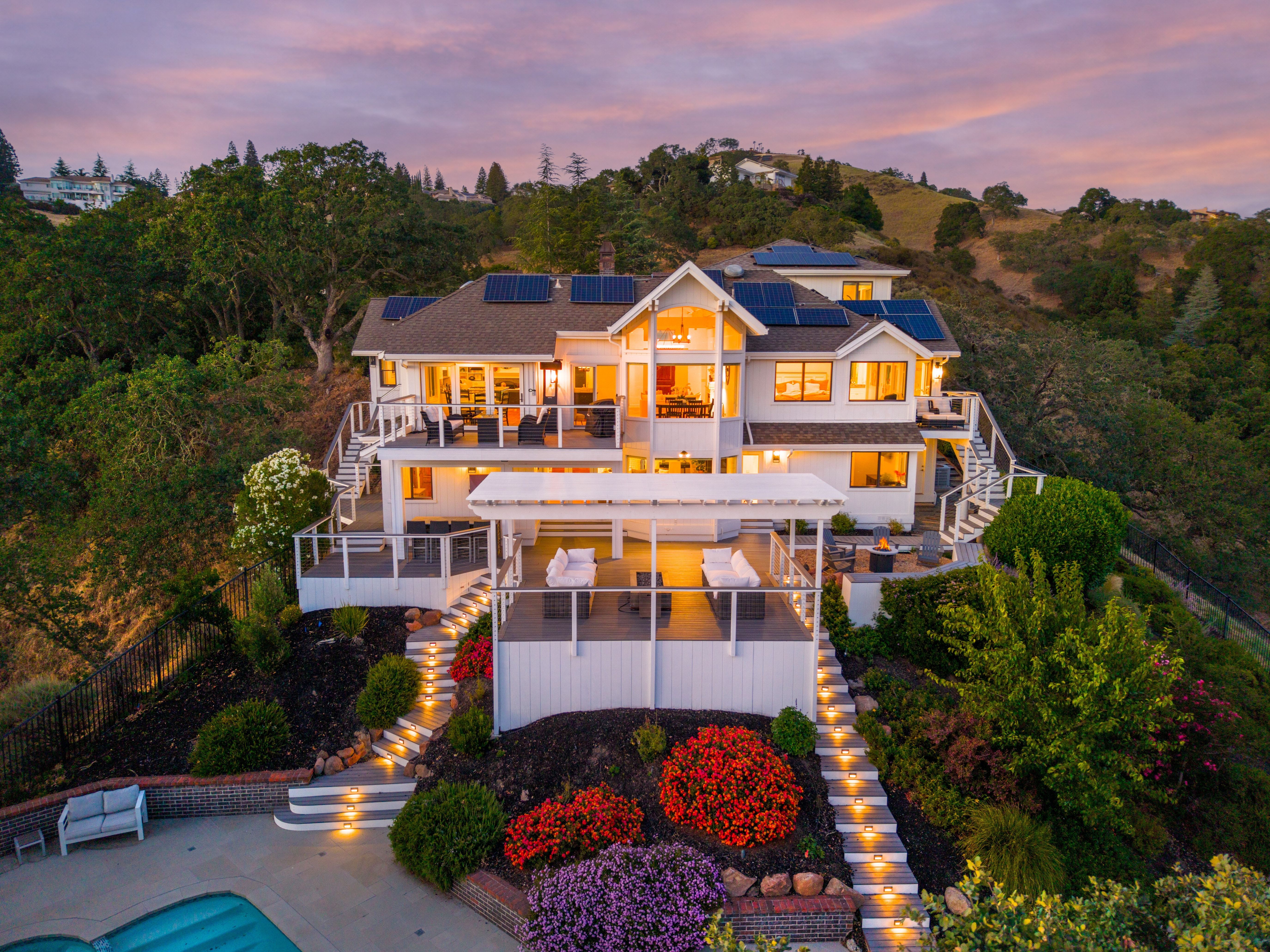  Sweeping Fairway Views Meet Rare Outdoor Living - 物件實景