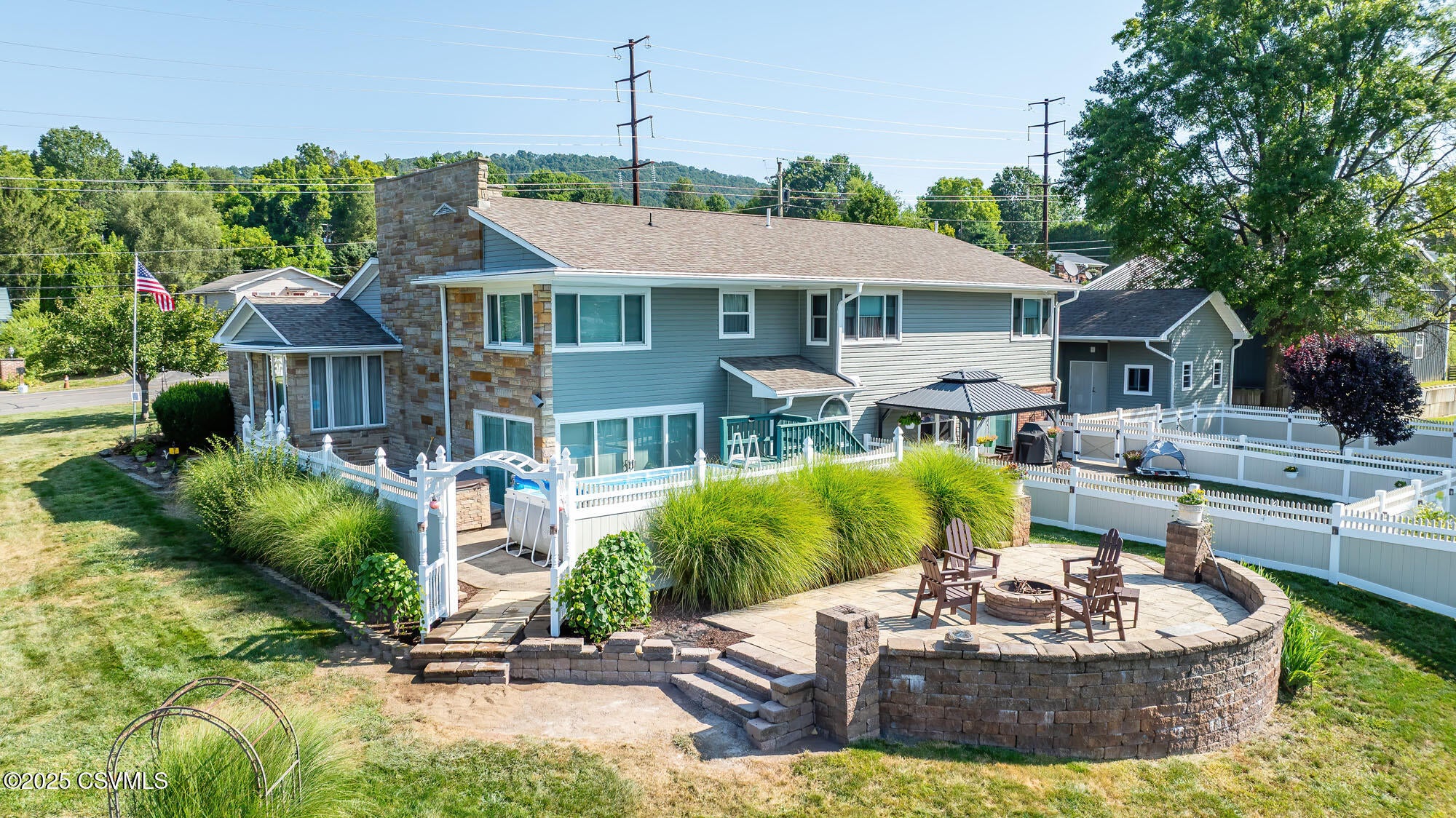 Berwick, Pennsylvania, 18603, United States, 4 Bedrooms Bedrooms, ,3 BathroomsBathrooms,Residential,For Sale,1979458