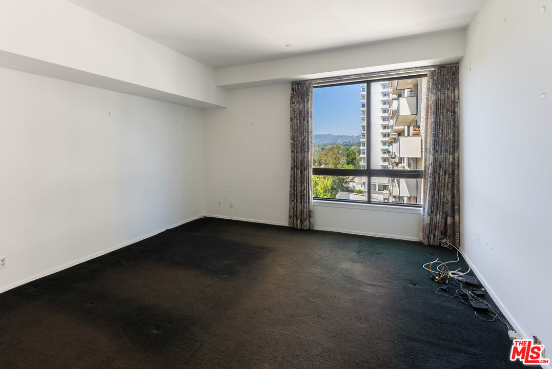 Los Angeles, California, 90024, United States, 2 Bedrooms Bedrooms, ,3 BathroomsBathrooms,Residential,For Sale,1883580