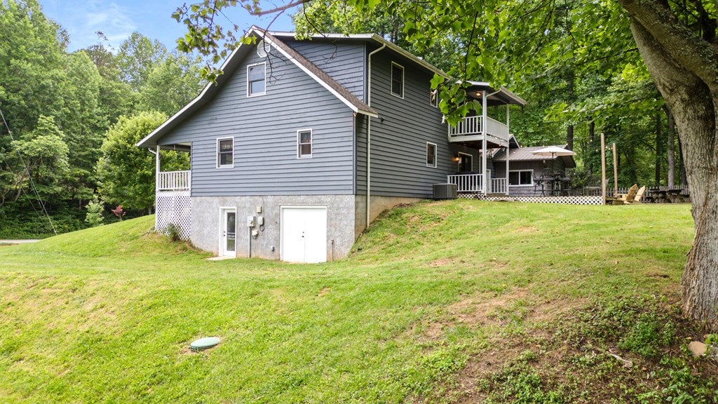 Hayesville, North Carolina, 28904, United States, 4 Bedrooms Bedrooms, ,2 BathroomsBathrooms,Residential,For Sale,1871296