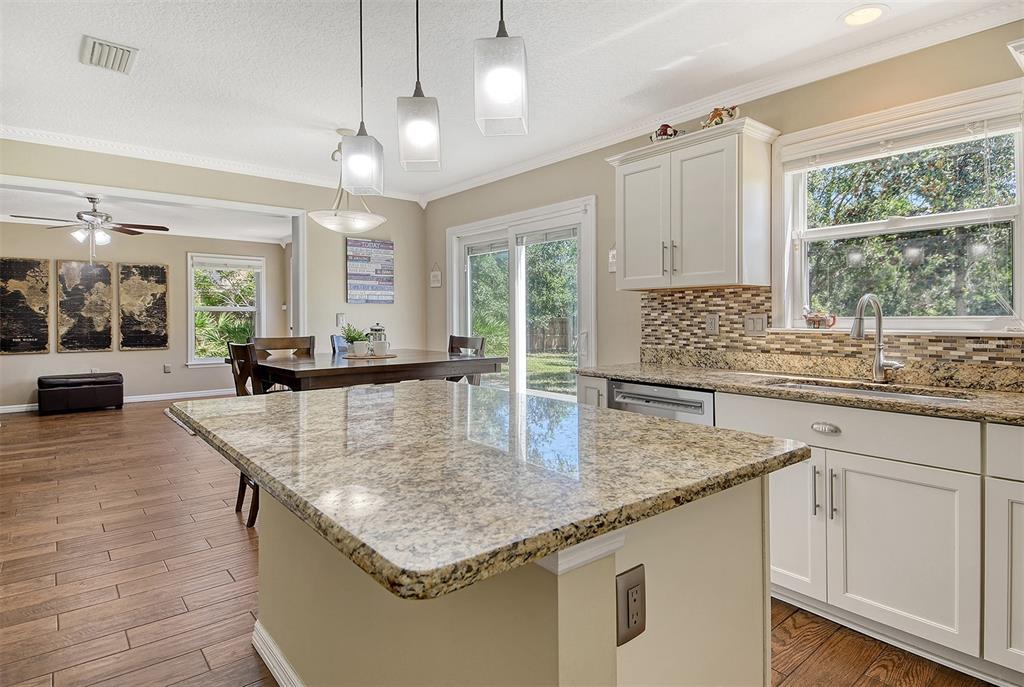 Bradenton, Florida, 34212, United States, 3 Bedrooms Bedrooms, ,3 BathroomsBathrooms,Residential,For Sale,1903405