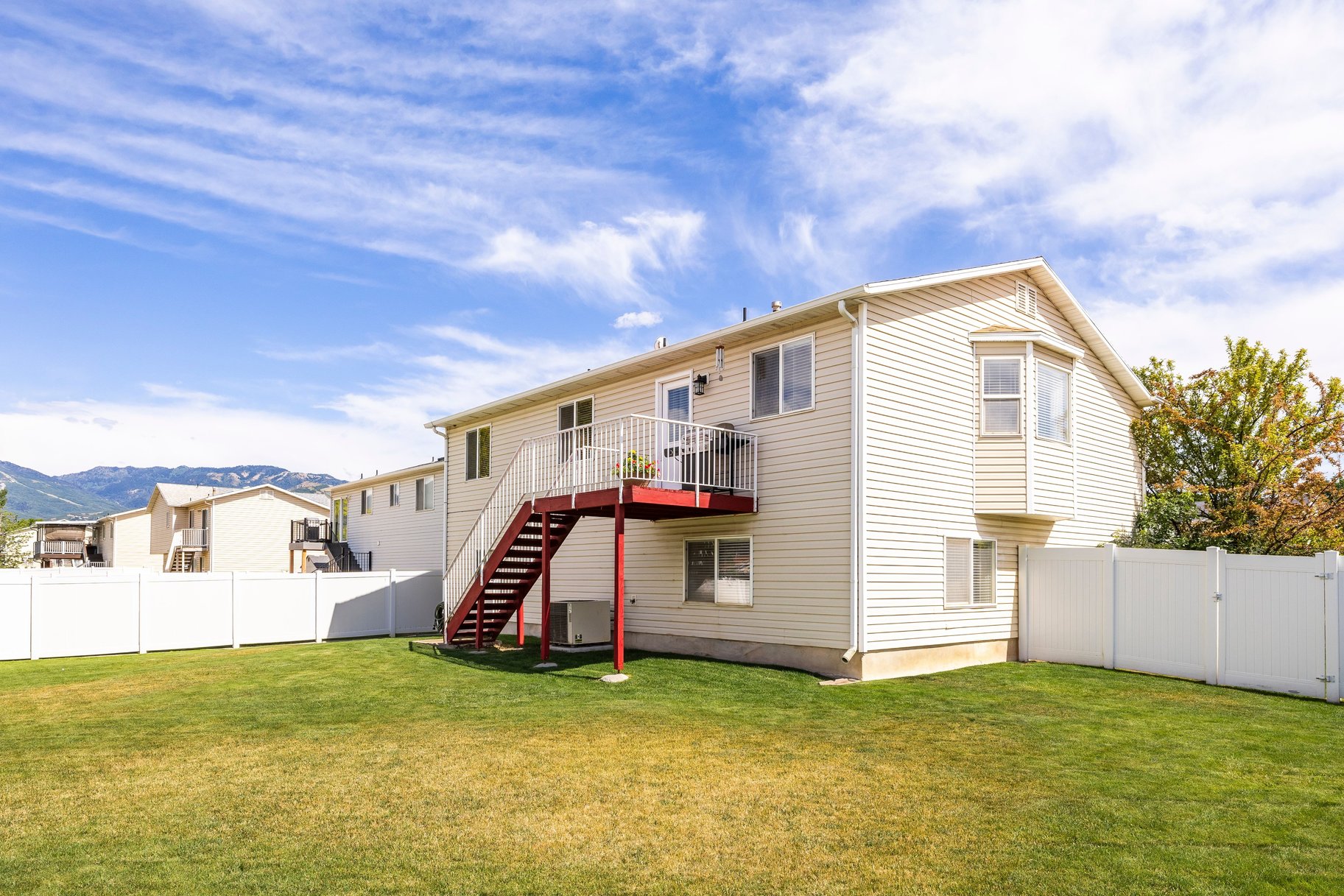  Updated 4-Bed with RV Parking, Mountain Views, and Large Fenced Backyard - 物件實景