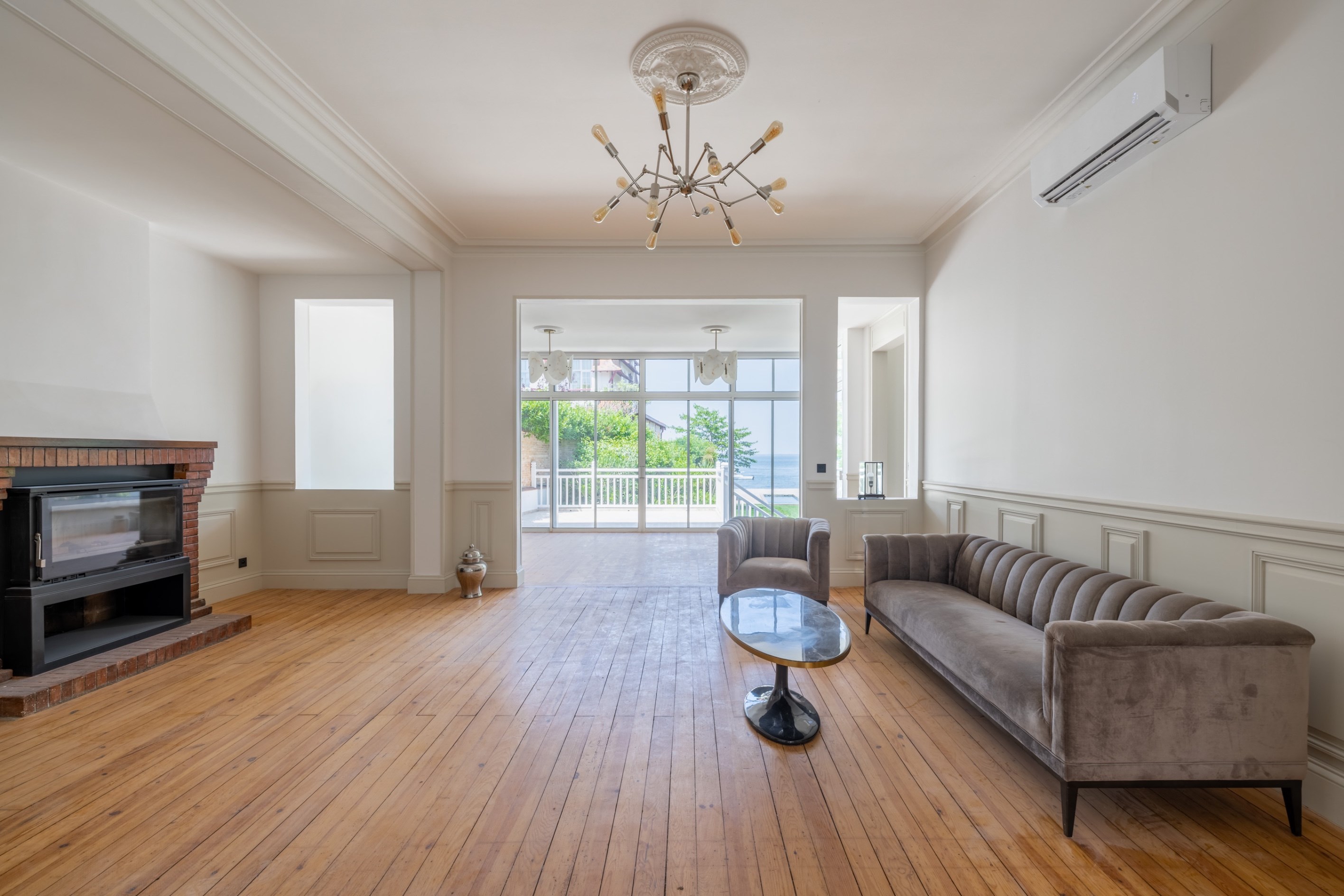  EXCEPTIONAL WATERFRONT ESTATE ENHANCED BY AN OUTSTANDING RENOVATION - 物件實景