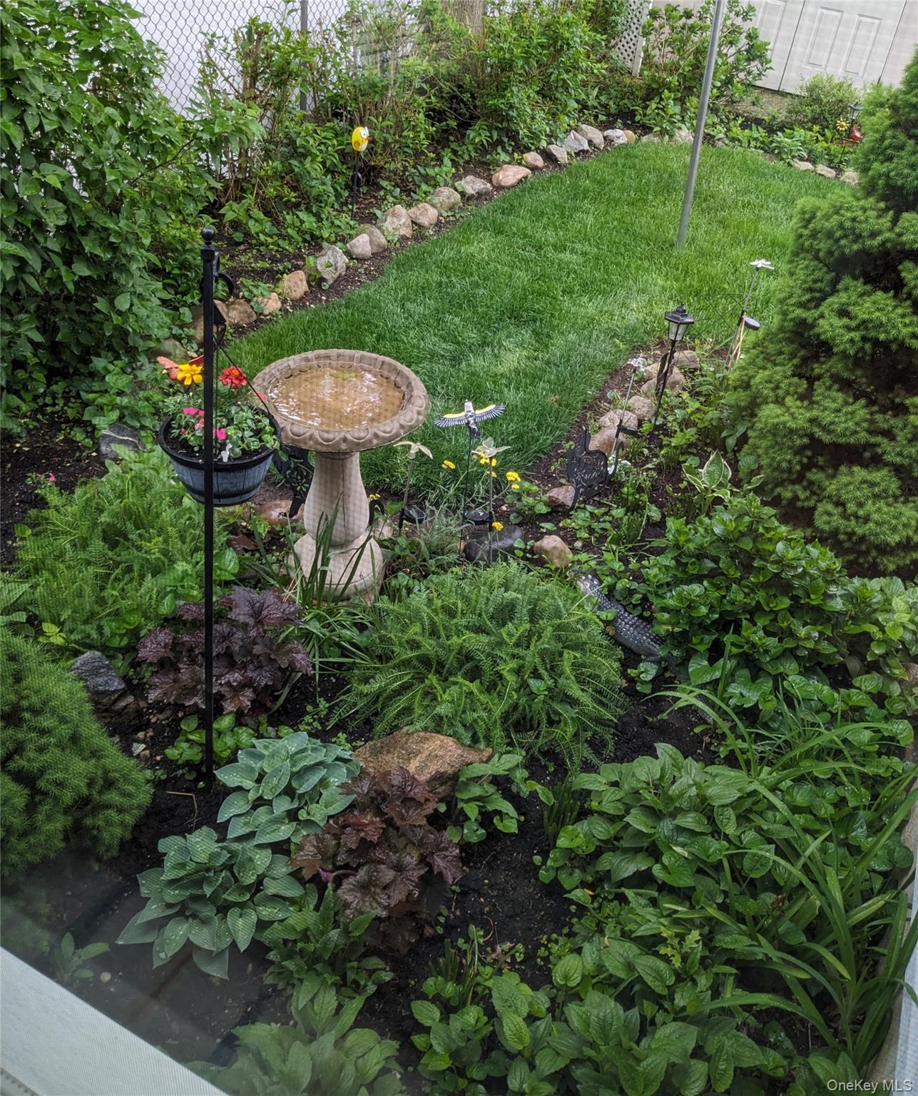 Mineola, New York, 11501, United States, 4 Bedrooms Bedrooms, ,2 BathroomsBathrooms,Residential,For Sale,2005697