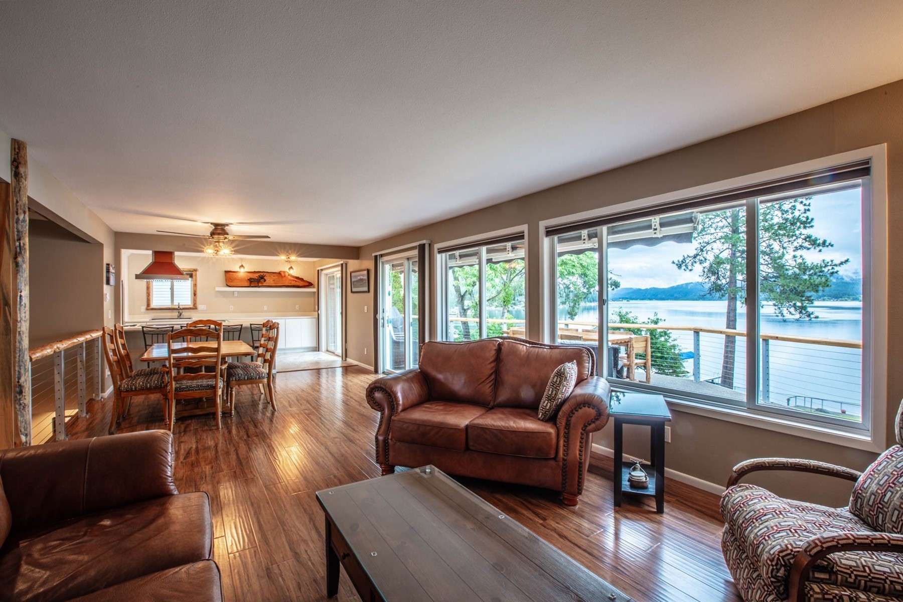  Cabin on Pend Oreille River - 物件實景