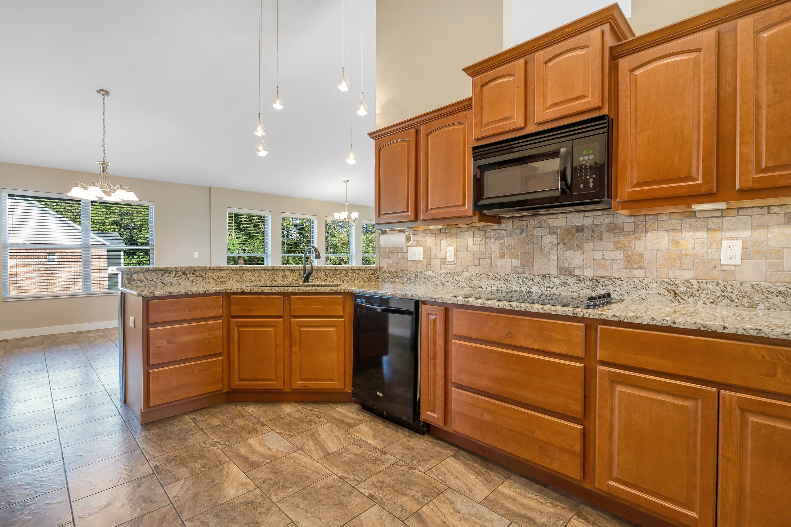 Waterloo, Illinois, 62298, United States, 5 Bedrooms Bedrooms, ,4 BathroomsBathrooms,Residential,For Sale,1978838