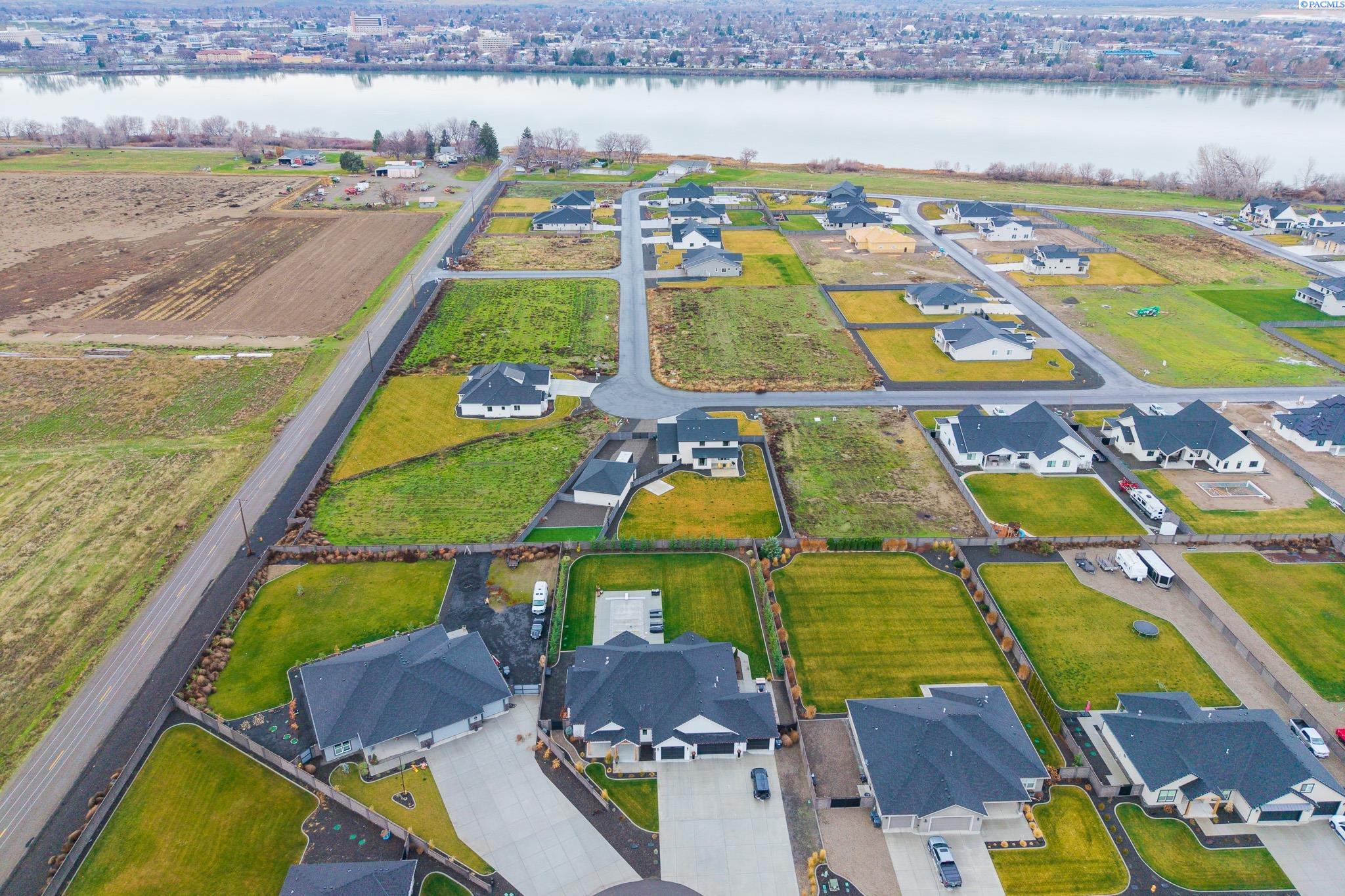 Pasco, Washington, 99301, United States, 4 Bedrooms Bedrooms, ,3 BathroomsBathrooms,Residential,For Sale,2005425