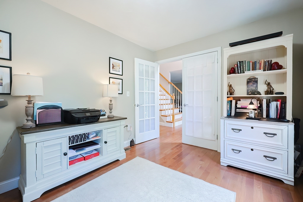 Northbridge, Massachusetts, 01534, United States, 4 Bedrooms Bedrooms, ,2 BathroomsBathrooms,Residential,For Sale,1977320