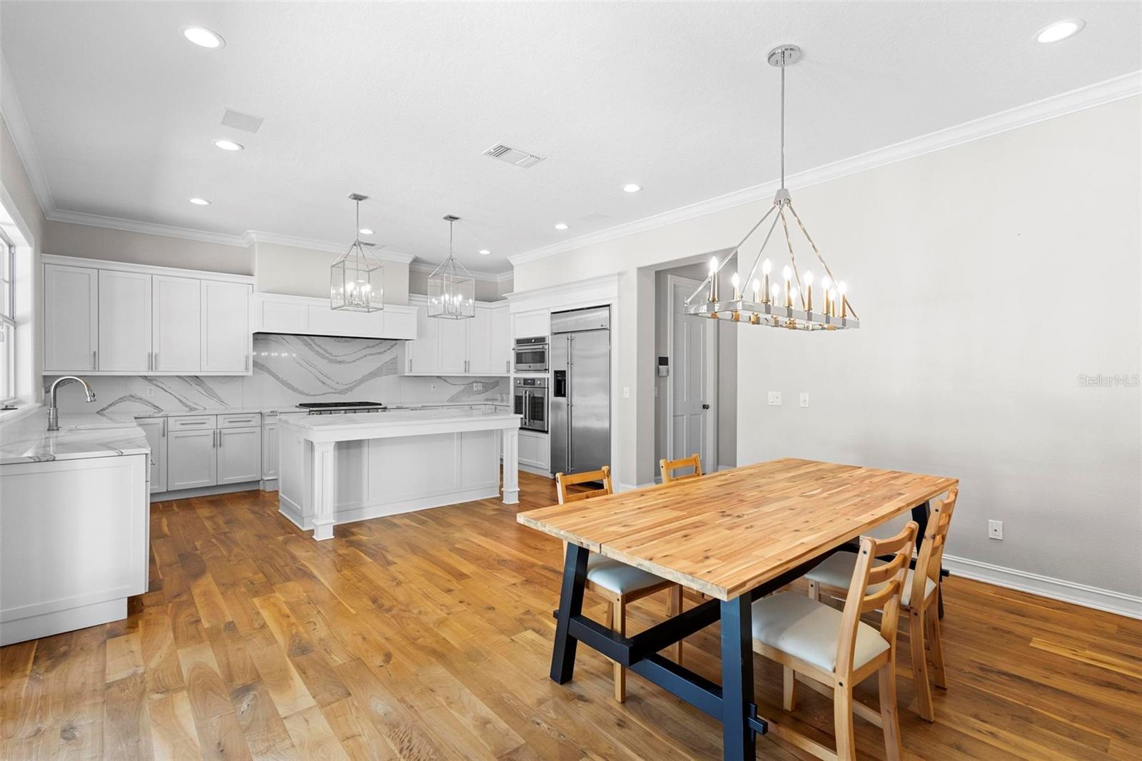 ORLANDO, Florida, 32827, United States, 3 Bedrooms Bedrooms, ,5 BathroomsBathrooms,Residential,For Sale,1825170