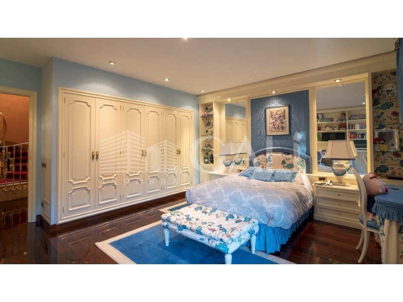 Andorra la Vella, Andorra, AD, 5 Bedrooms Bedrooms, ,4 BathroomsBathrooms,Residential,For Sale,1627592