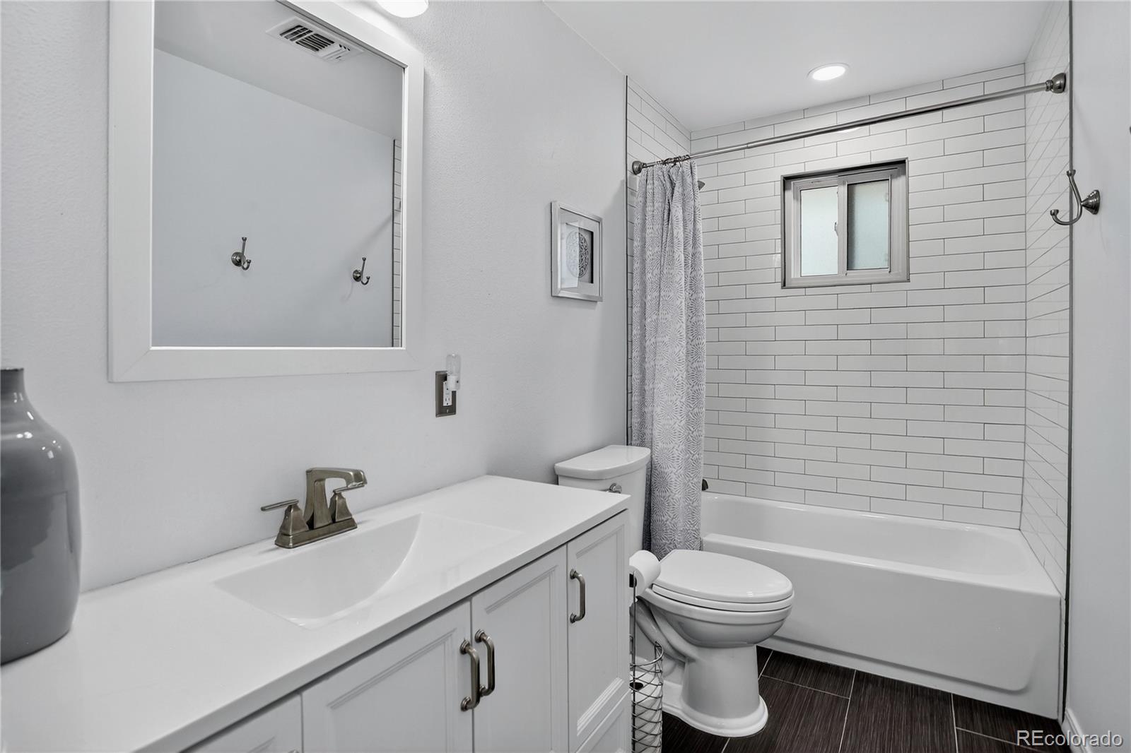 Englewood, Colorado, 80110, United States, 3 Bedrooms Bedrooms, ,2 BathroomsBathrooms,Residential,For Sale,1918074