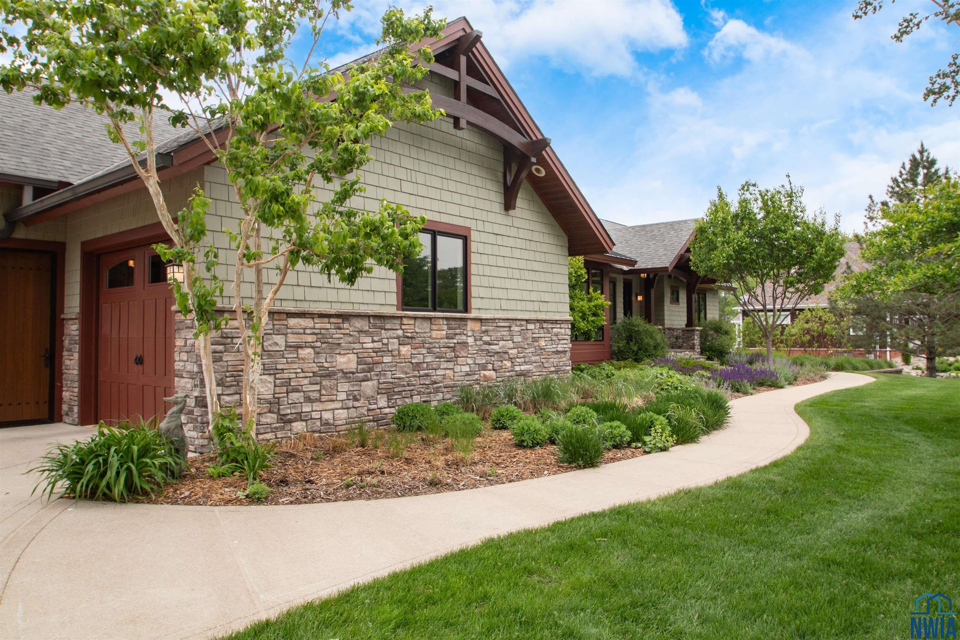 Jefferson, South Dakota, 57038, United States, 5 Bedrooms Bedrooms, ,3 BathroomsBathrooms,Residential,For Sale,1977840