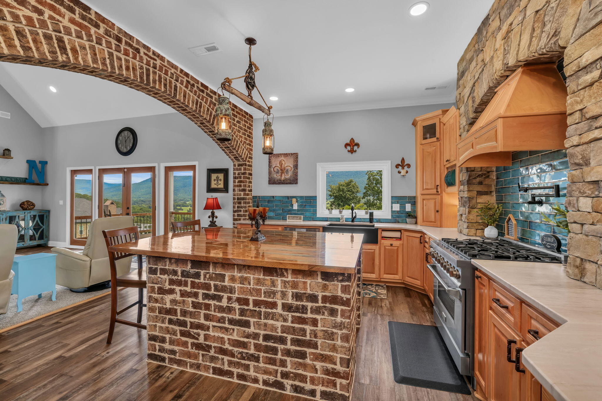 Dunlap, Tennessee, 37327, United States, 4 Bedrooms Bedrooms, ,4 BathroomsBathrooms,Residential,For Sale,1914662