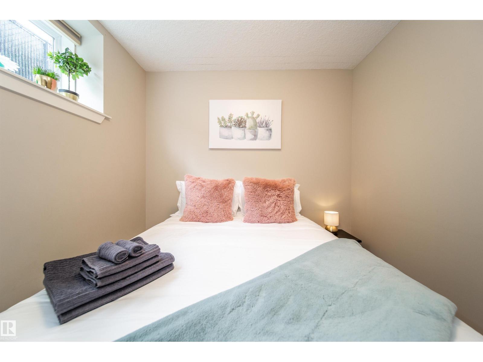 EDMONTON, Alberta, T5R 1N1, CA, 5 Bedrooms Bedrooms, ,3 BathroomsBathrooms,Residential,For Sale,1913571